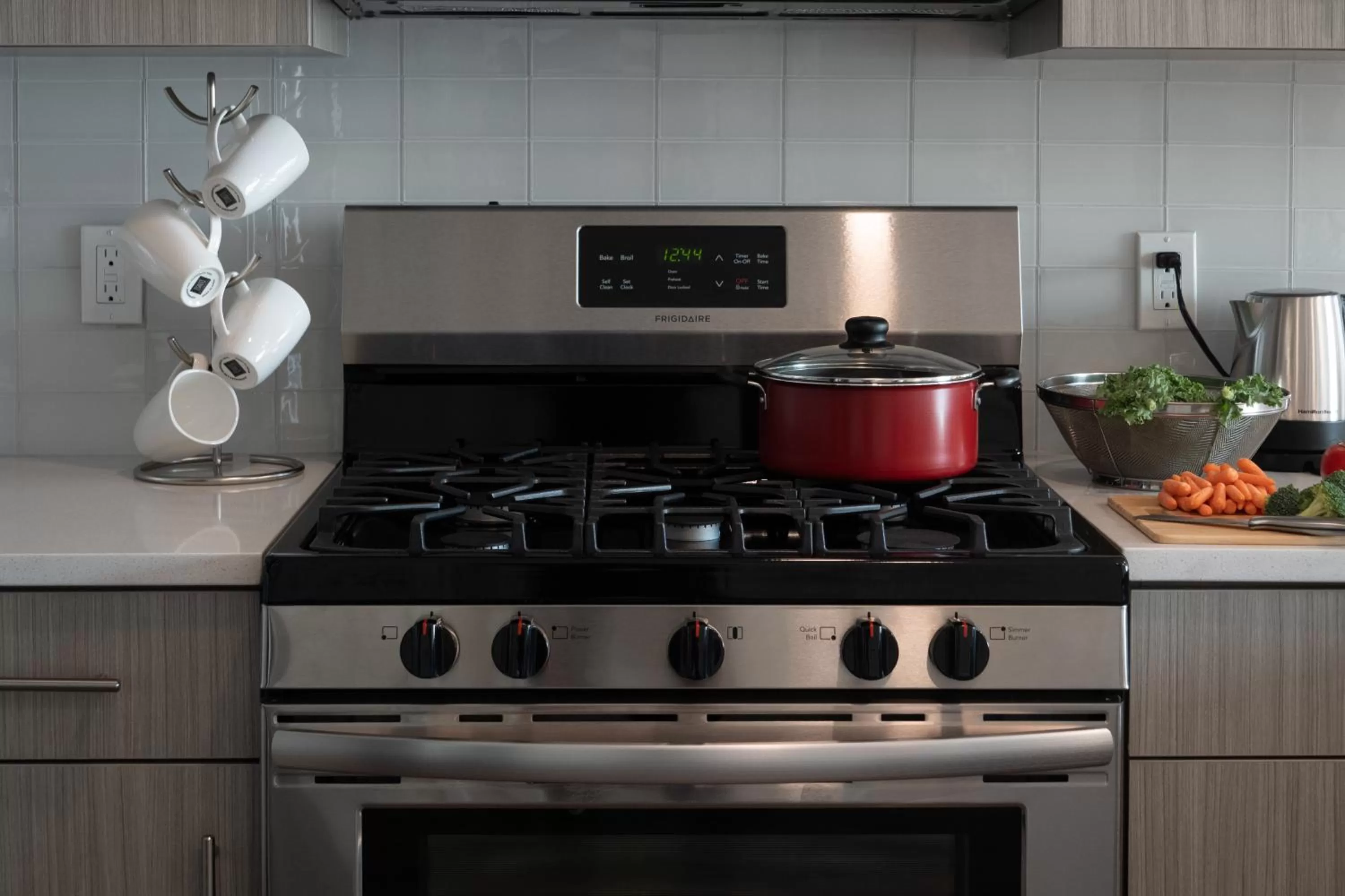 Kitchen or kitchenette in Luxury Furnished Apartments by Hyatus Downtown at Yale