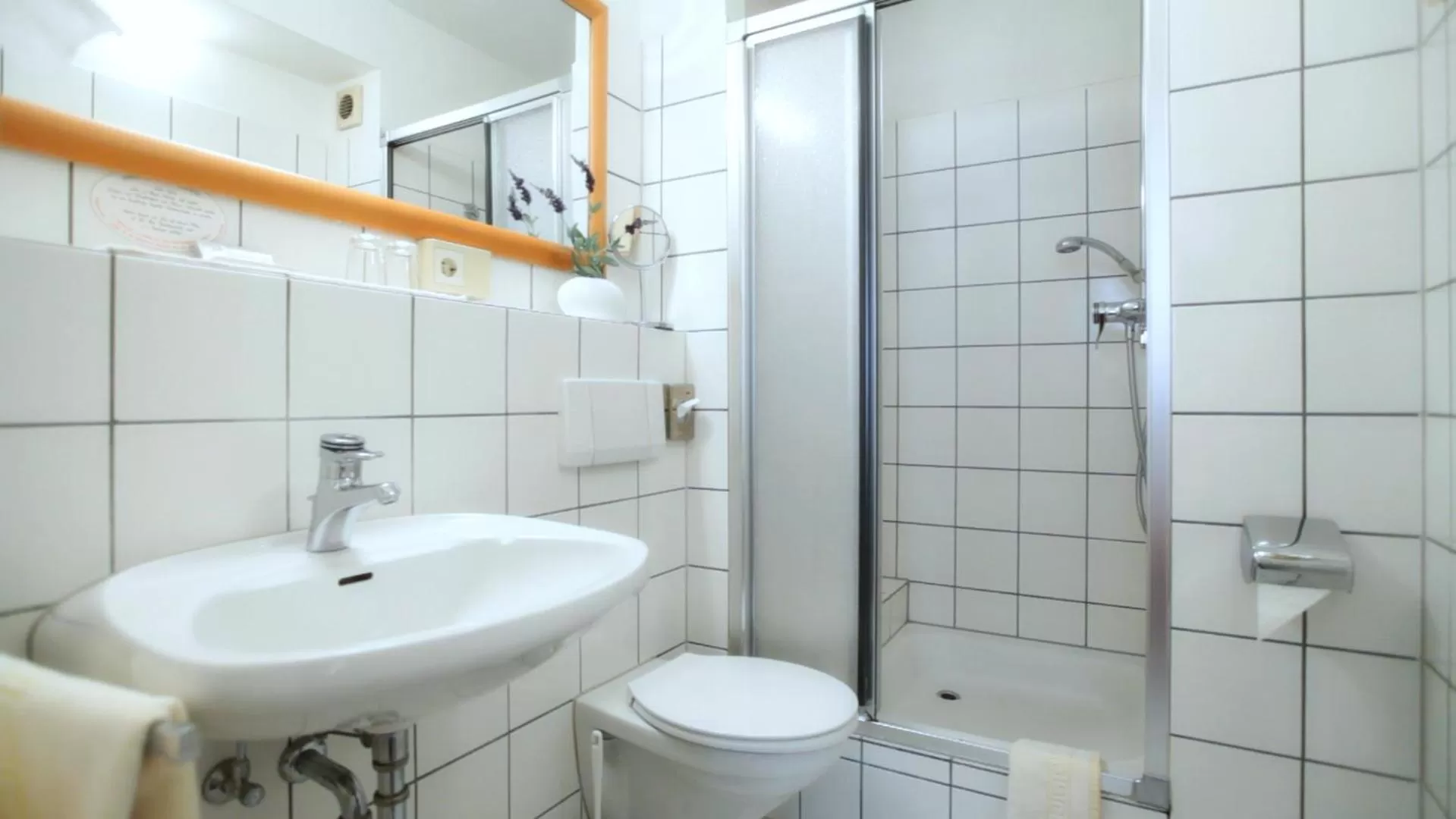 Bathroom in Comfort Garni Stadtzentrum Hotel