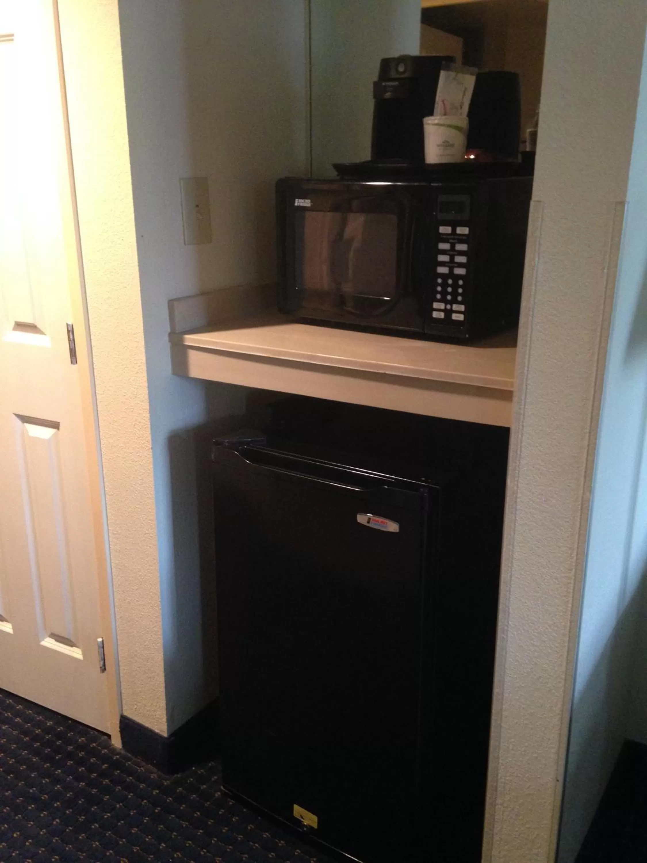 Coffee/tea facilities in Wingate by Wyndham Augusta Fort Eisenhower