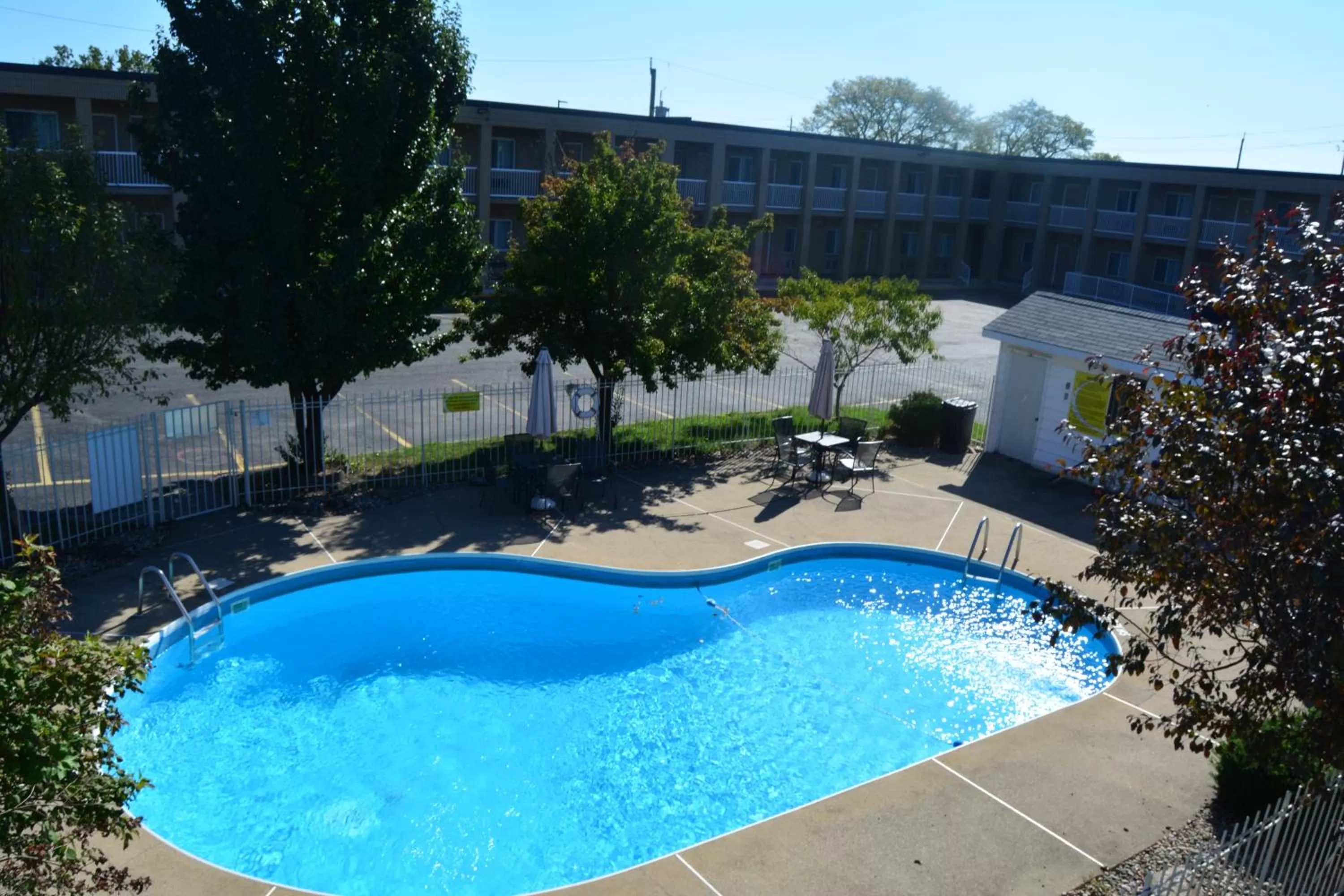 Pool view in Super 8 by Wyndham Windsor/Dougall