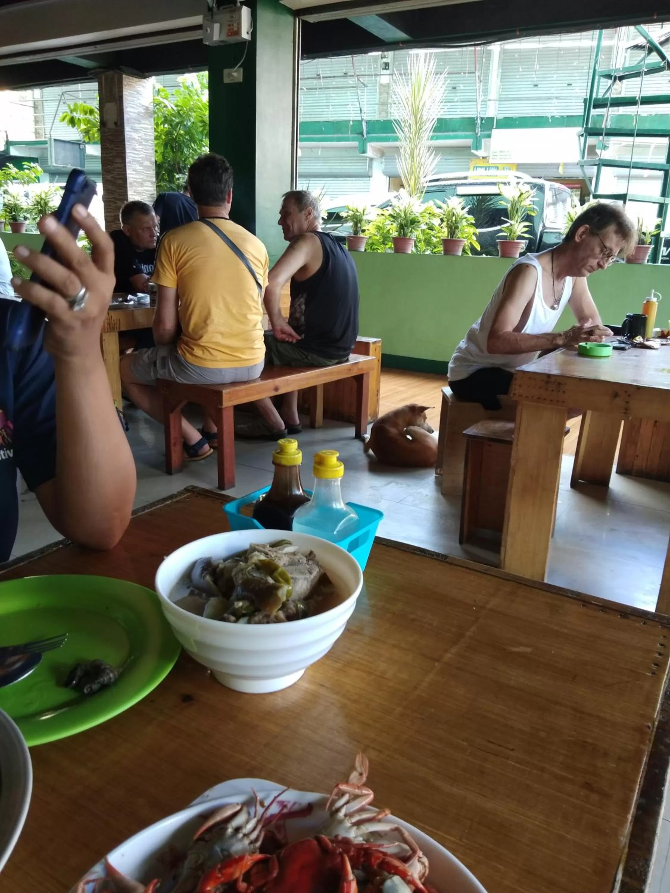 Restaurant/places to eat in Aosmec Square Hotel