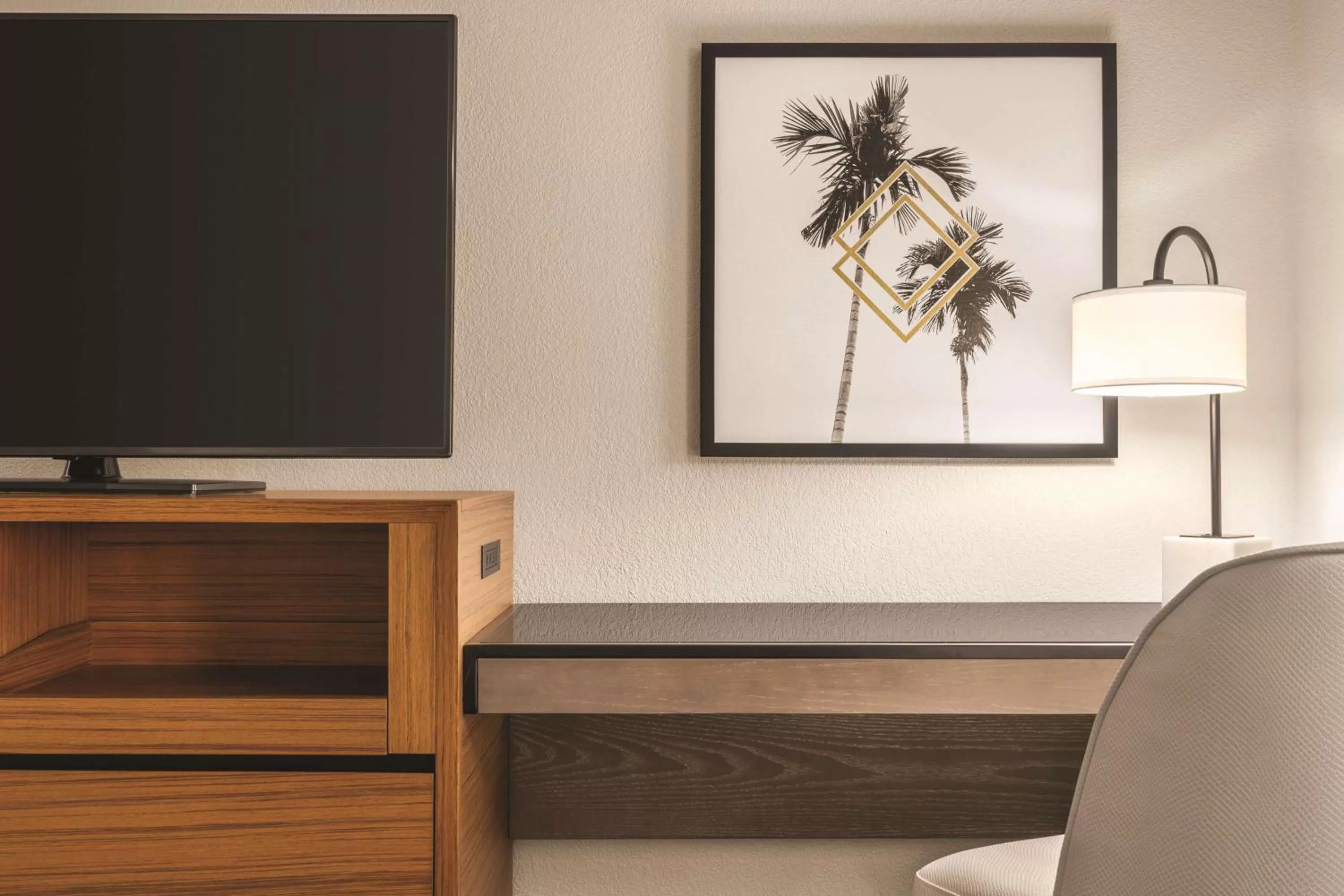 Bedroom in DoubleTree by Hilton Tampa Rocky Point Waterfront