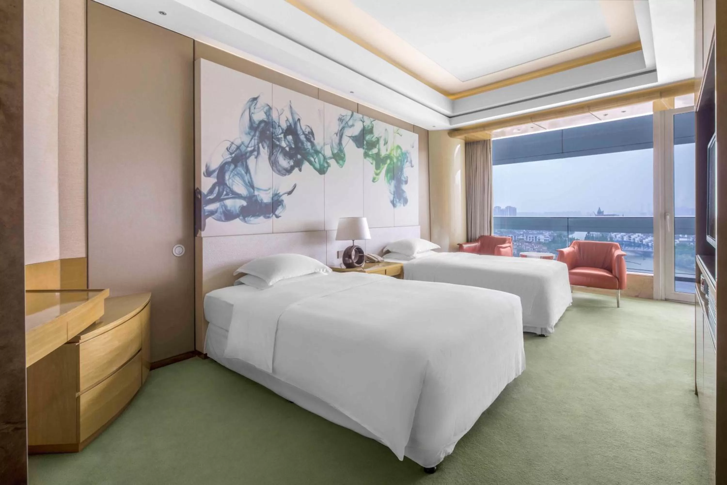 Bed in Sheraton Huzhou Taihu Lake Hot Spring Resort & Spa