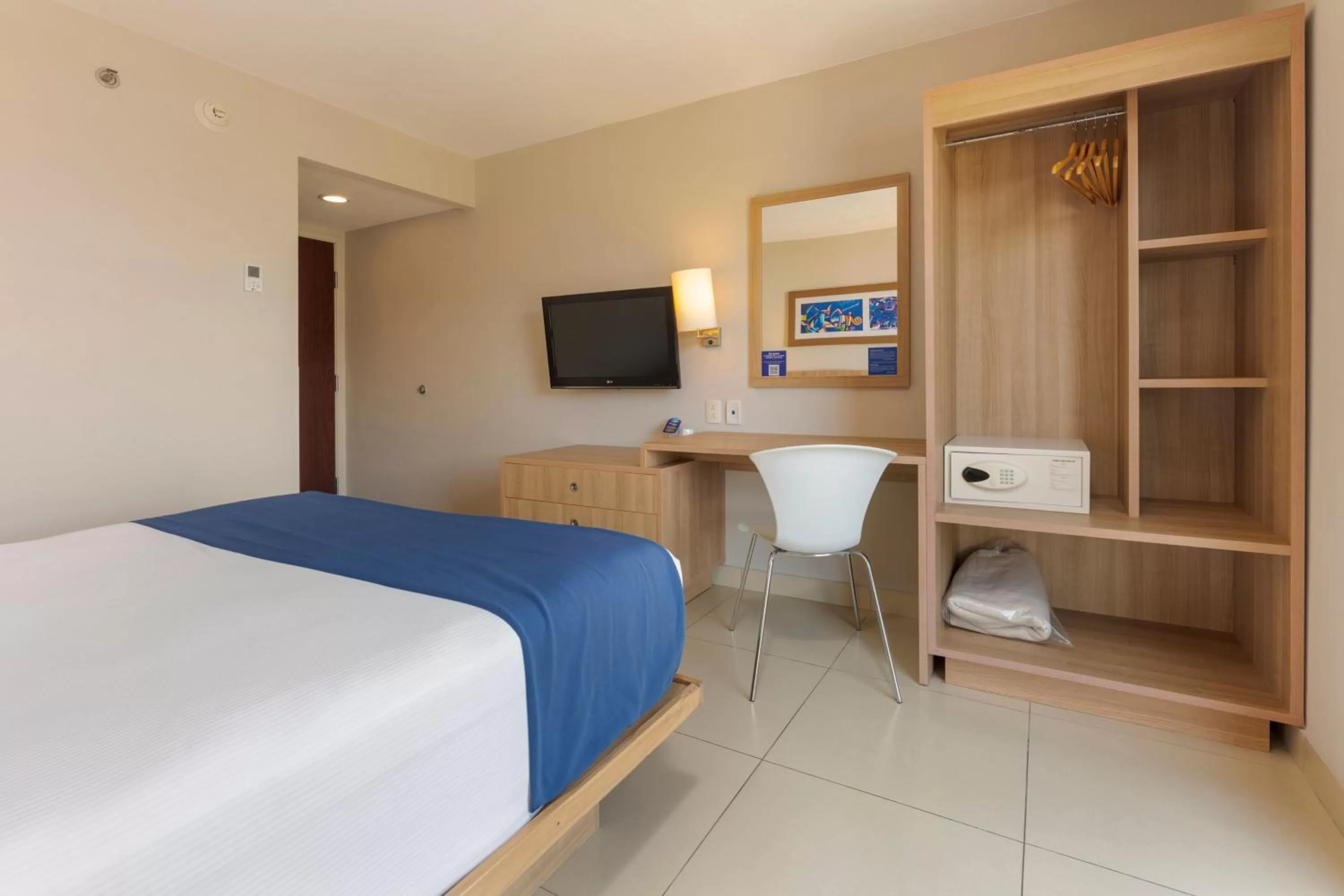 TV and multimedia, Bed in City Express by Marriott San José Costa Rica