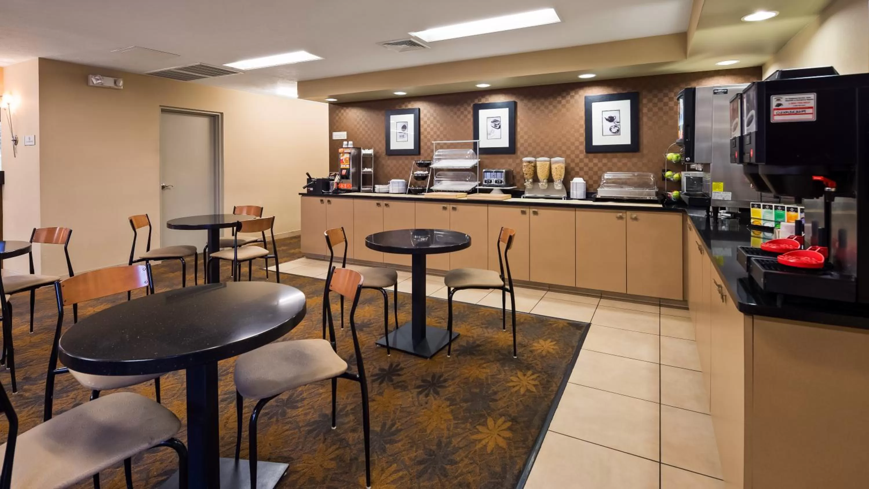 Lobby or reception in Best Western DuBois Hotel