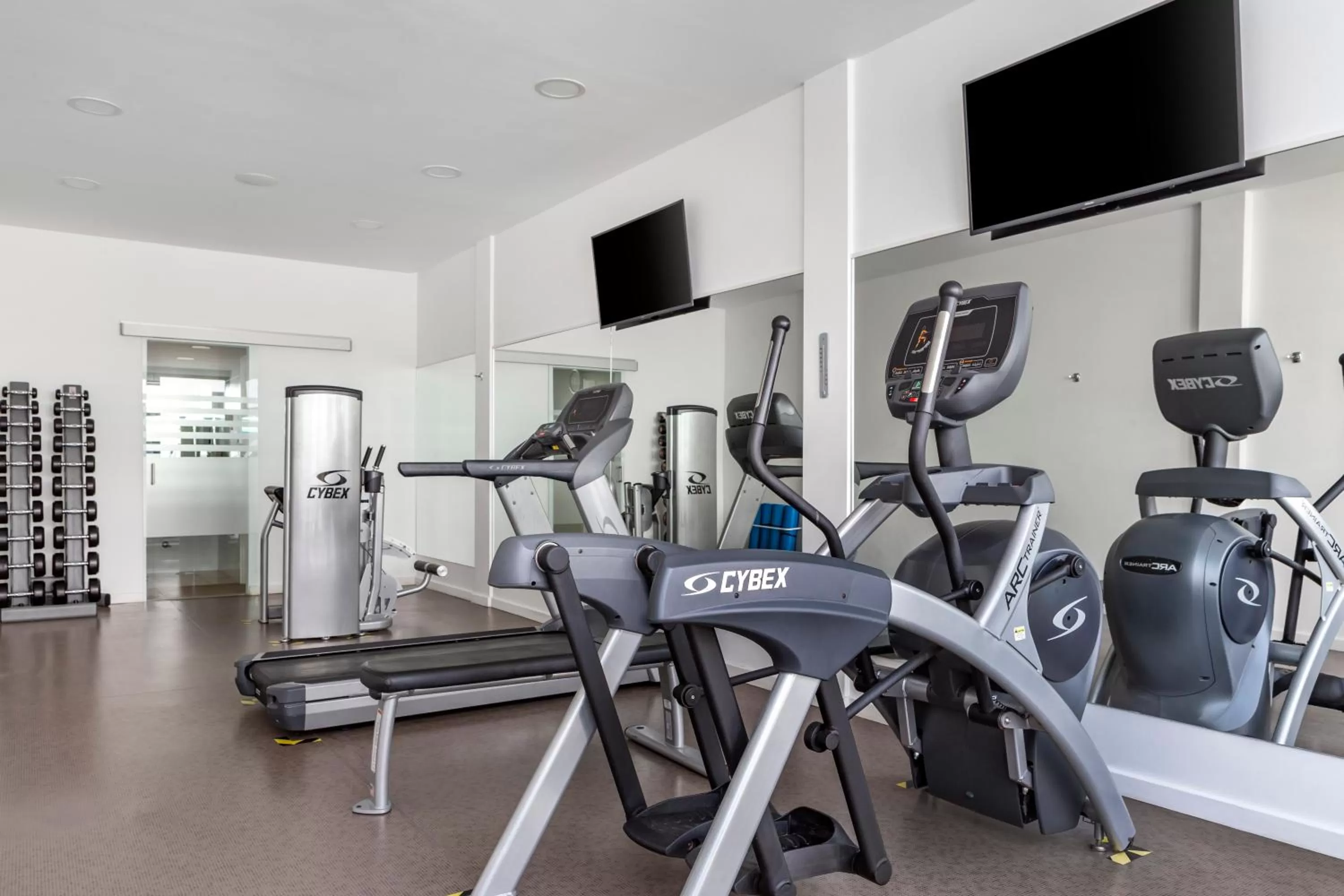 Fitness centre/facilities in Sunset Bay Club