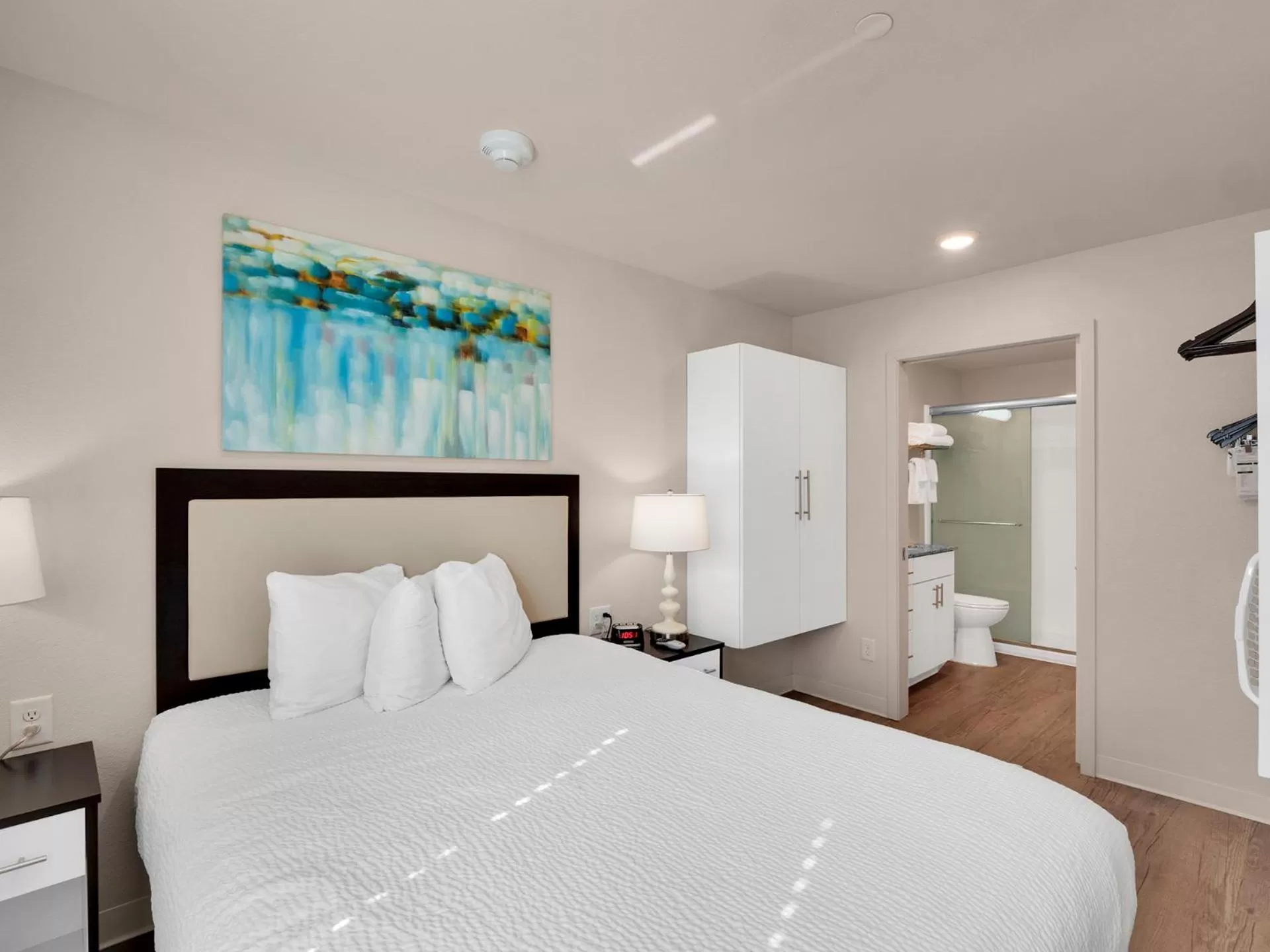 Bedroom, Bed in WaterWalk Extended Stay Raleigh Durham Research Triangle