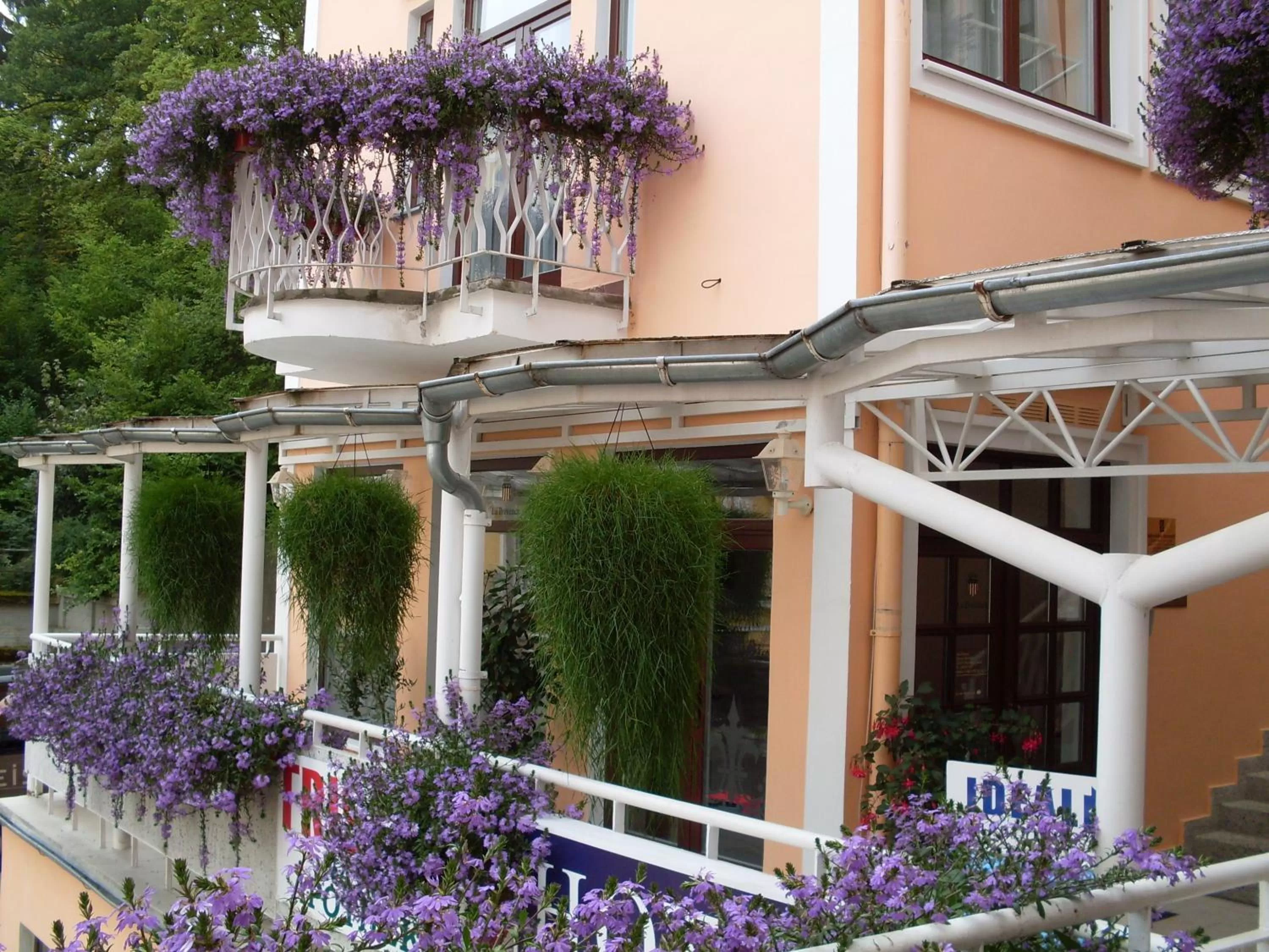 Balcony/Terrace, Property Building in Apartma La Provence