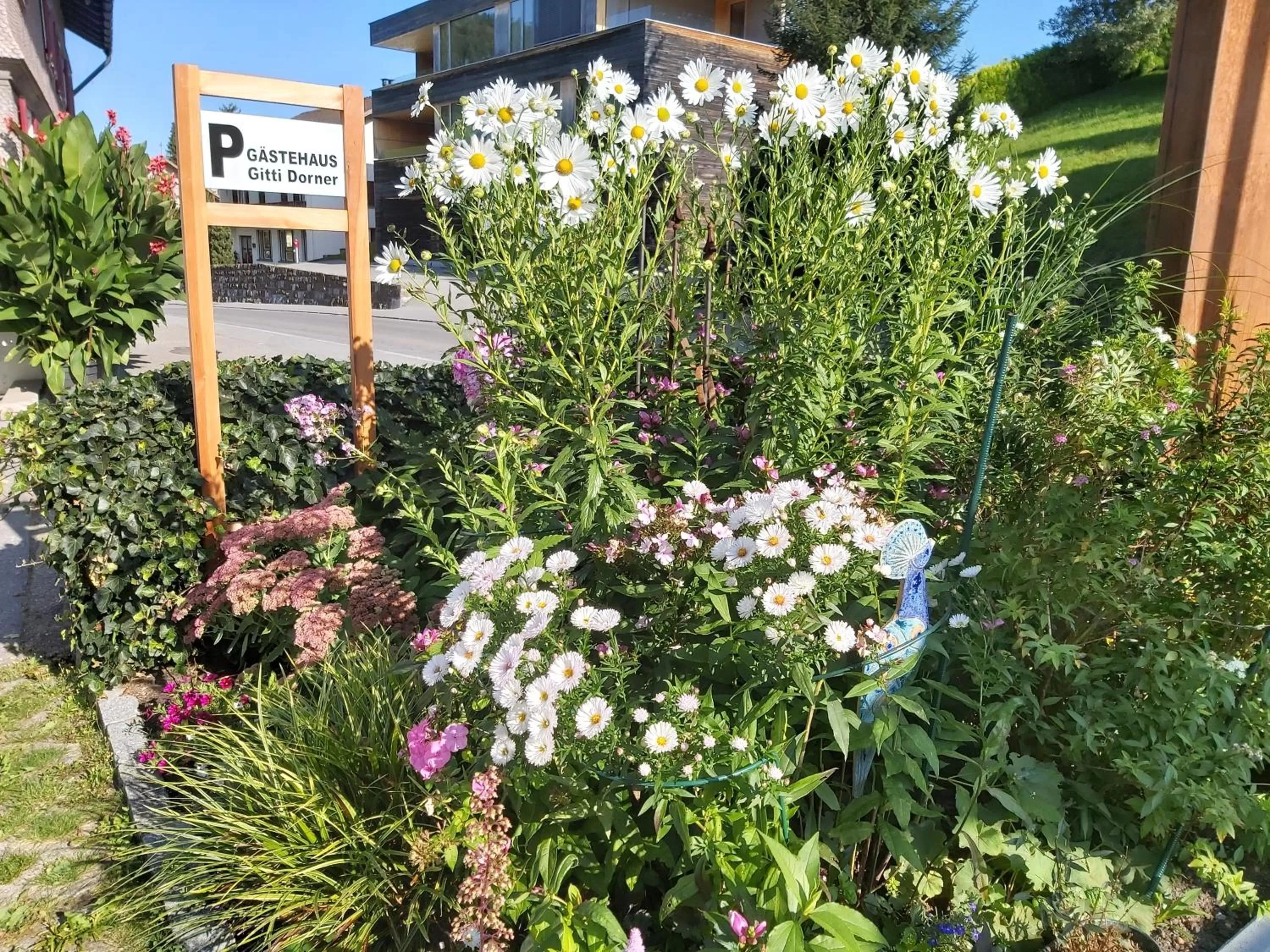 Property building, Garden in Gästehaus Gitti Dorner