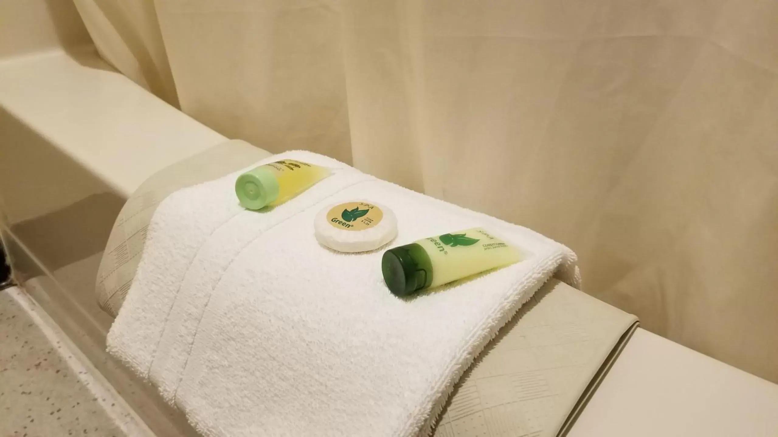 Ground Floor Queen Room with Two Queen Beds in Eagle Cap Chalets Ground Floor Queen Room with Two Queen Beds in Eagle Cap Chalets