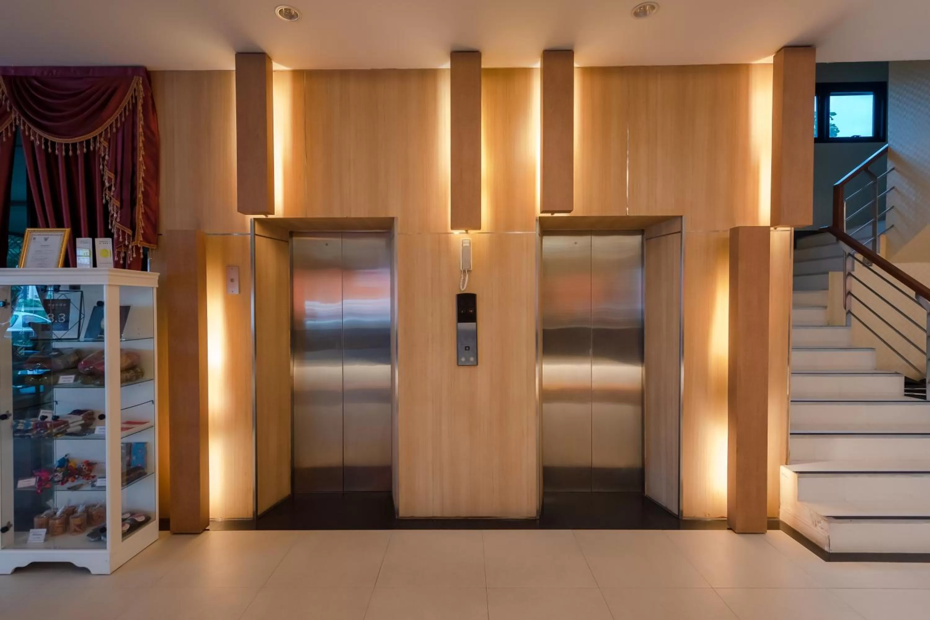 elevator in The Pannarai Hotel