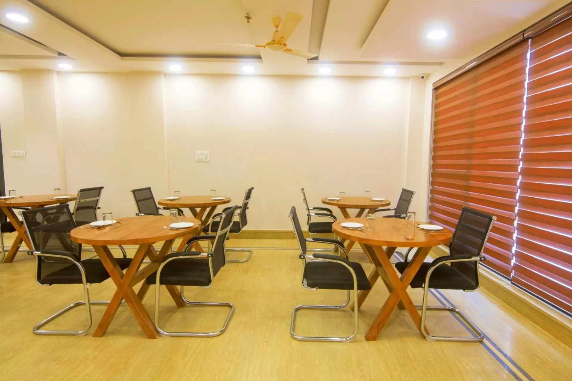 Meeting/conference room, Restaurant/Places to Eat in Shivaay Morex- A Vegetarian Hotel