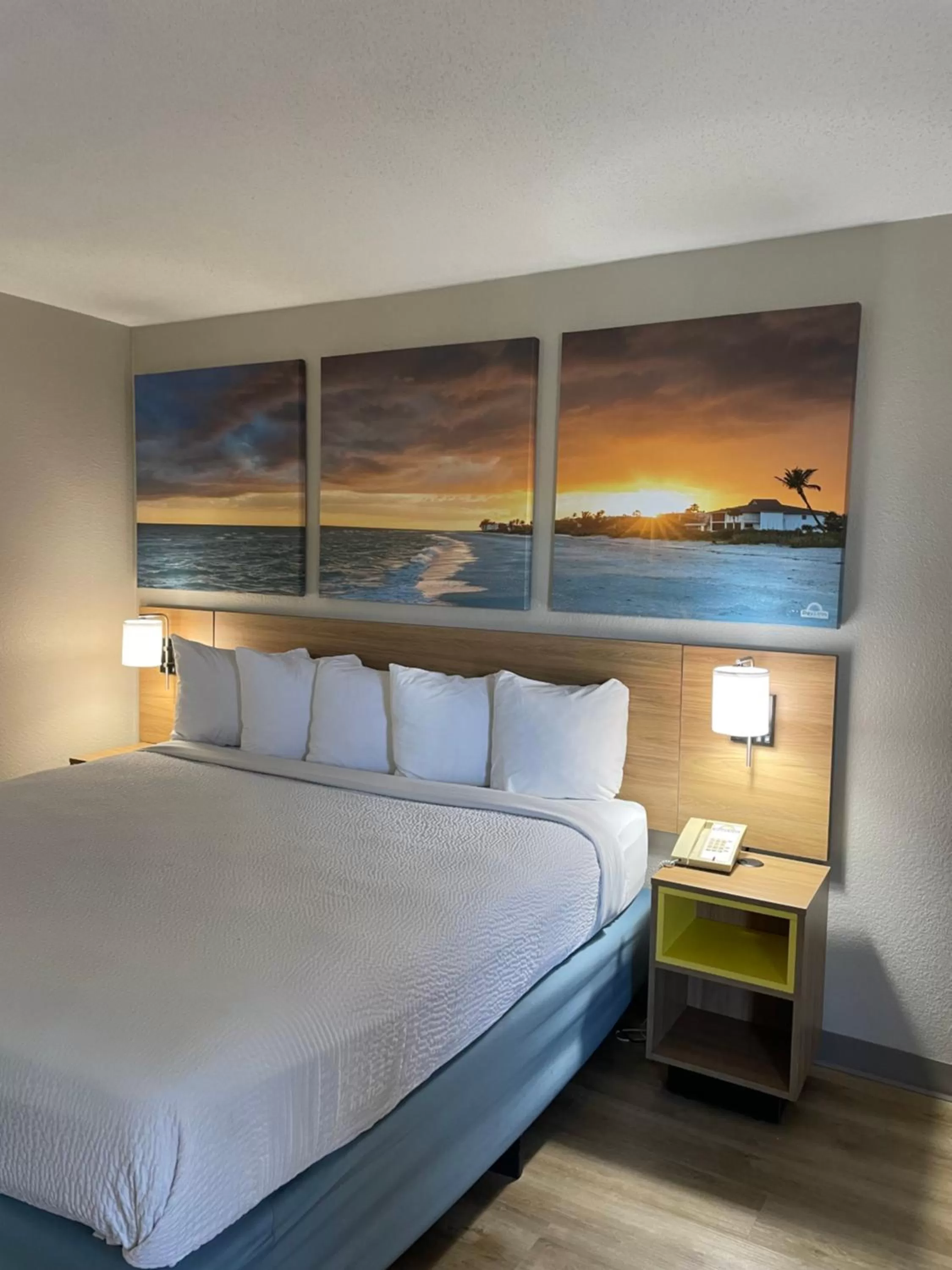 Bed in Days Inn by Wyndham Florence Near Civic Center