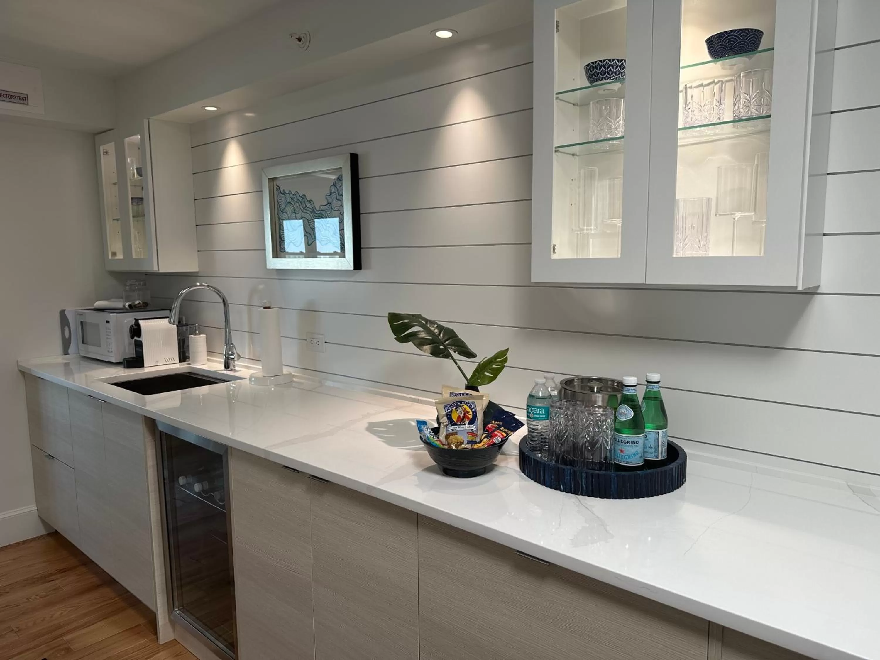 Coffee/tea facilities in Harborside Inn