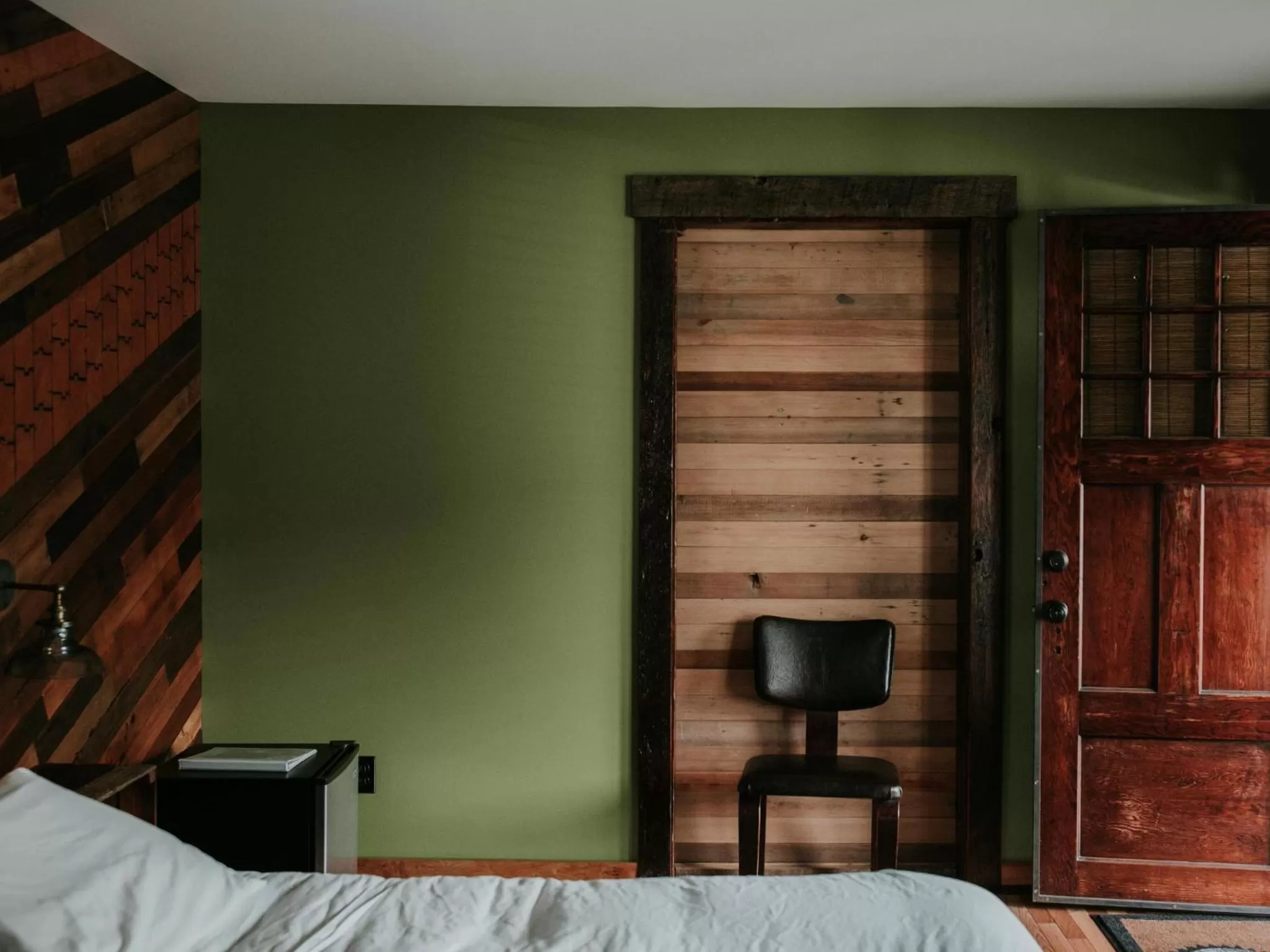 Photo of the whole room, Bed in Pitchwood Inn