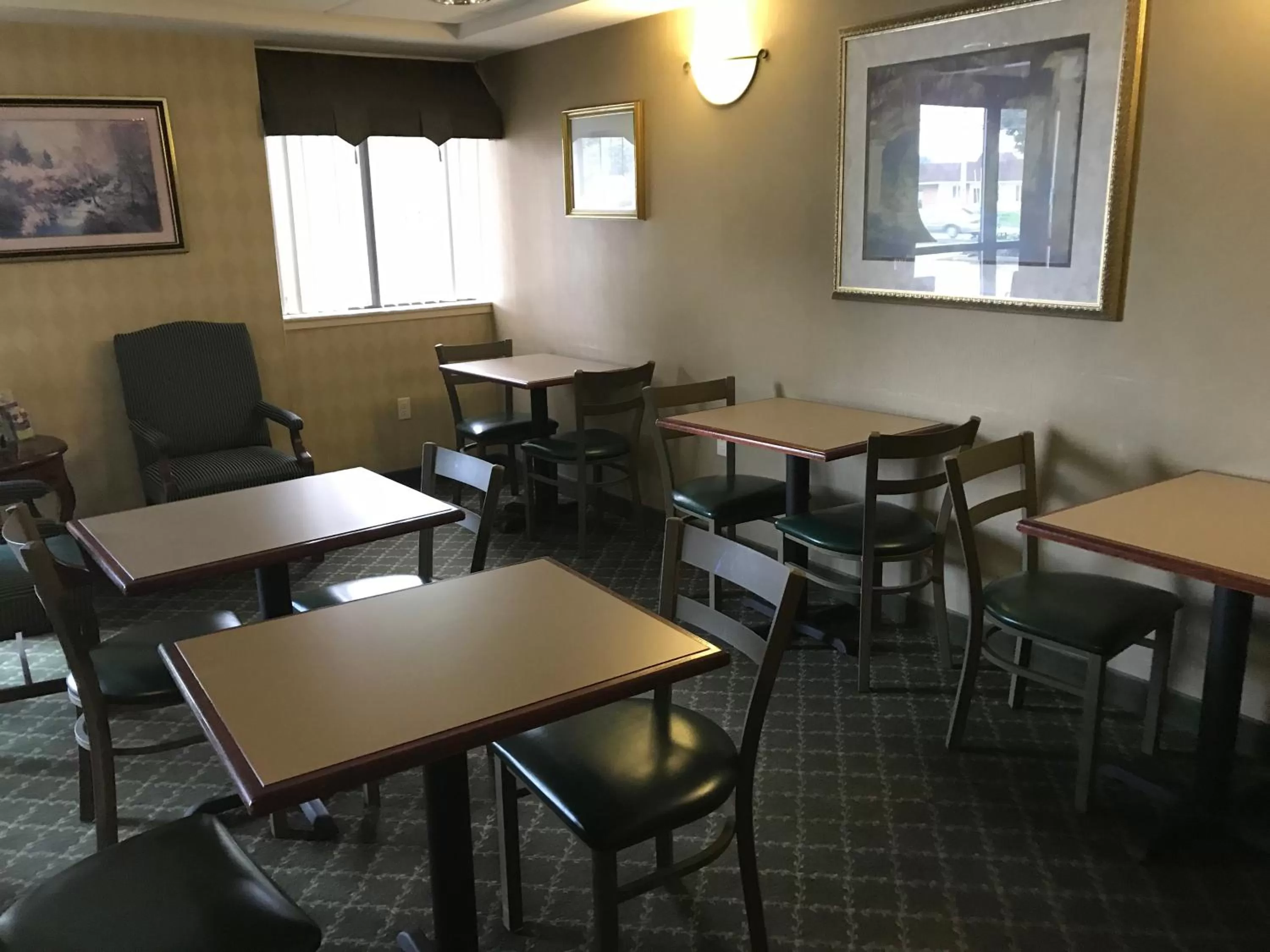 Facade/entrance, Restaurant/Places to Eat in Lititz Inn and Suites