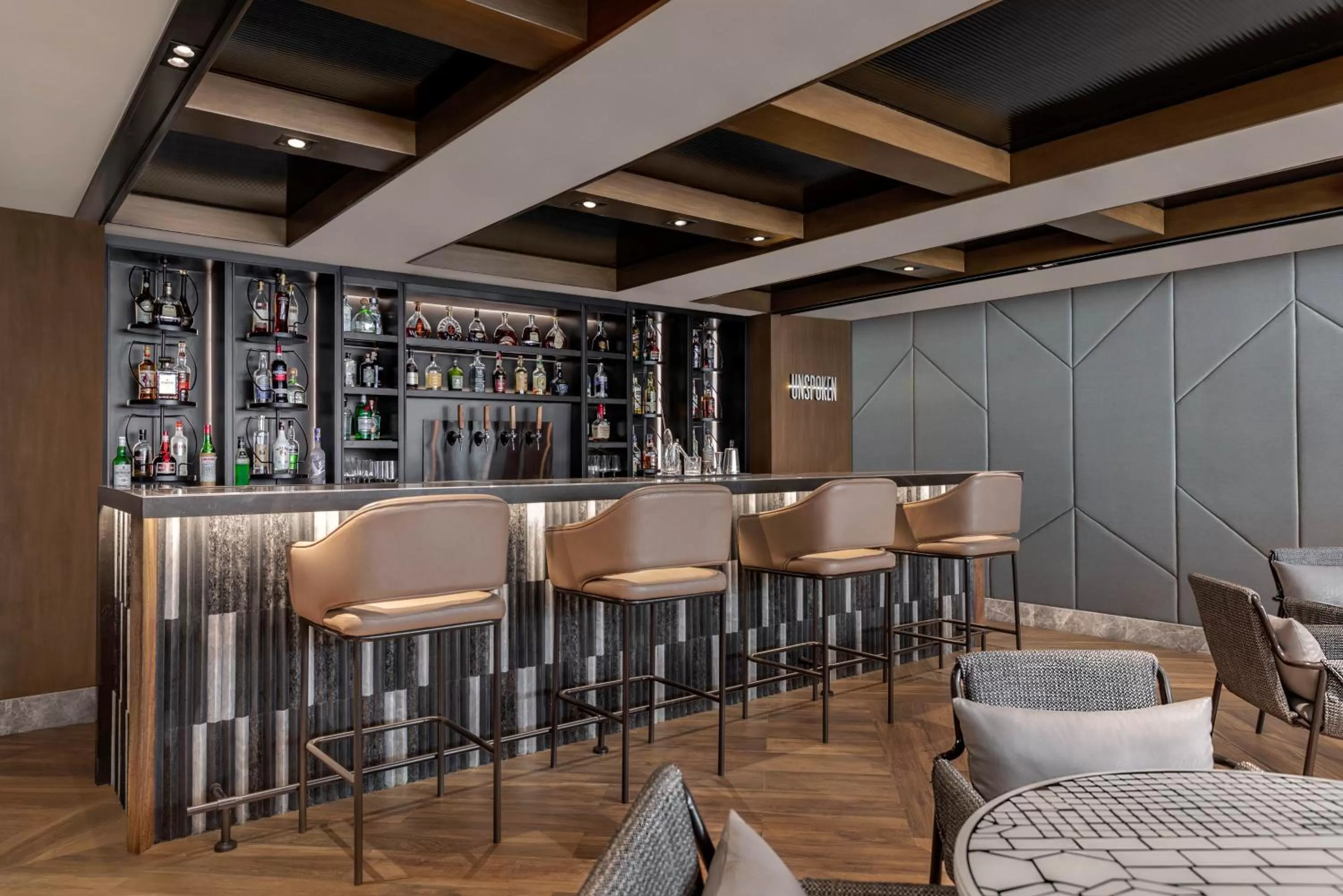 Restaurant/places to eat in Sheraton Manila Bay