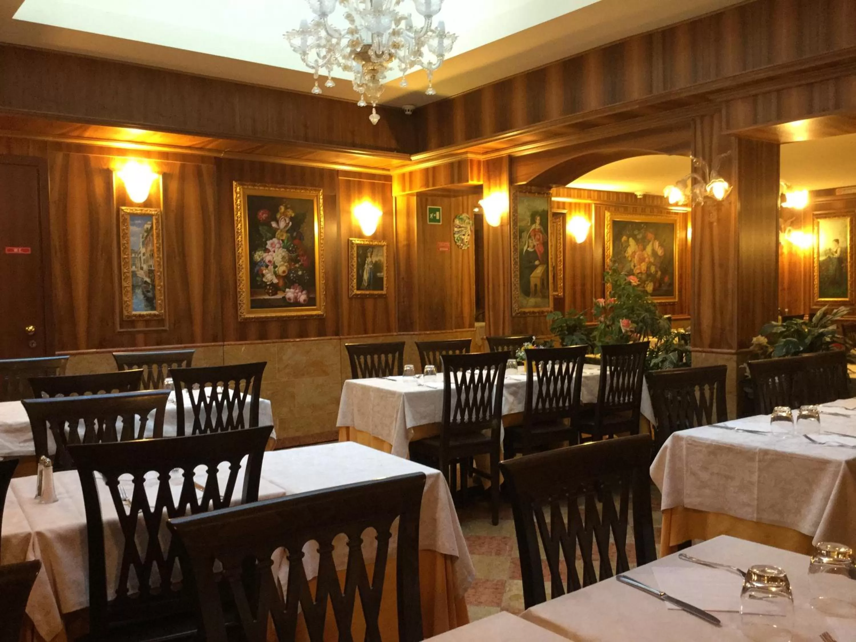 Restaurant/places to eat in Antico Panada