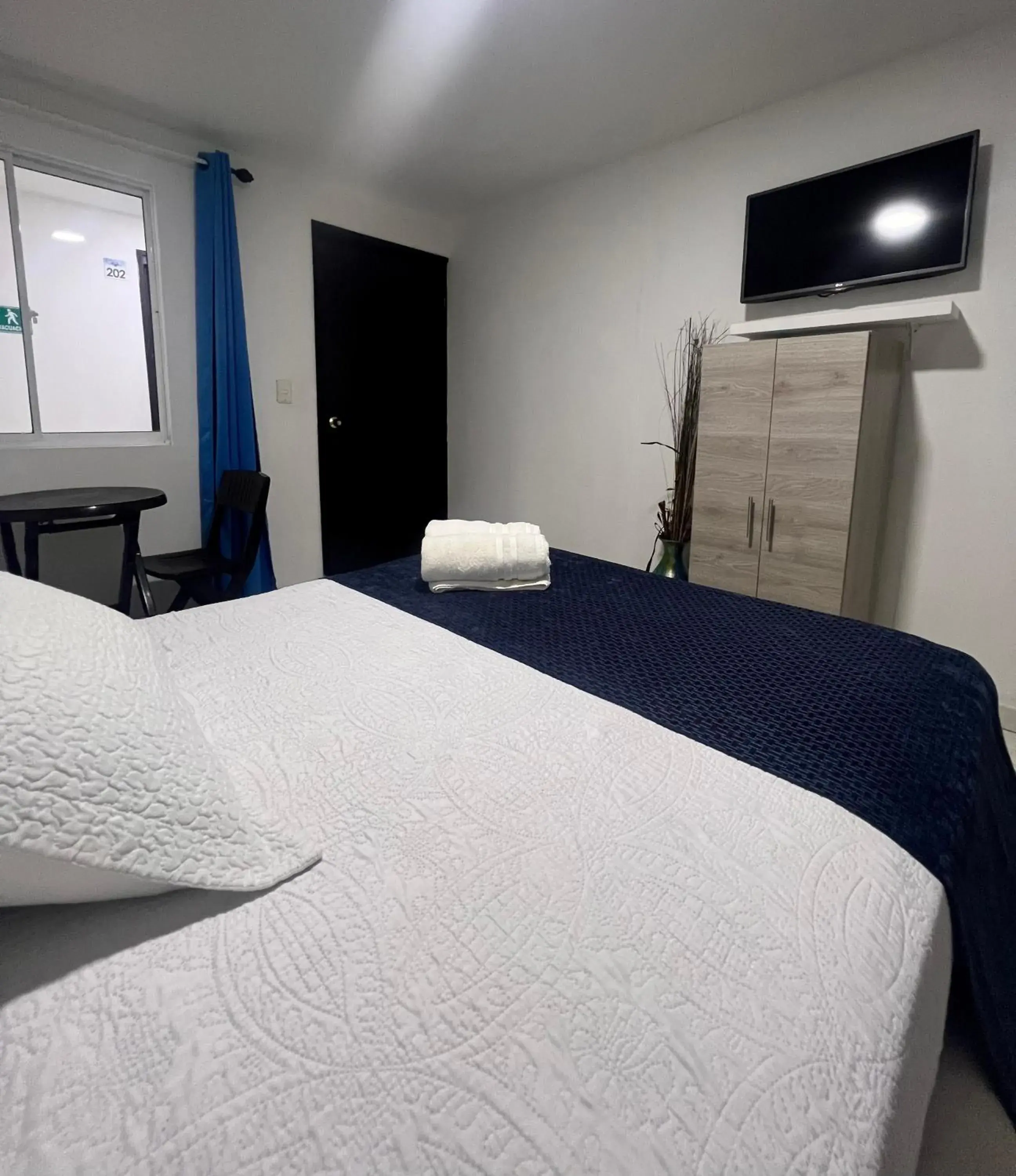 Double Room - single occupancy in Blue Emerald Inn Double Room - single occupancy in Blue Emerald Inn