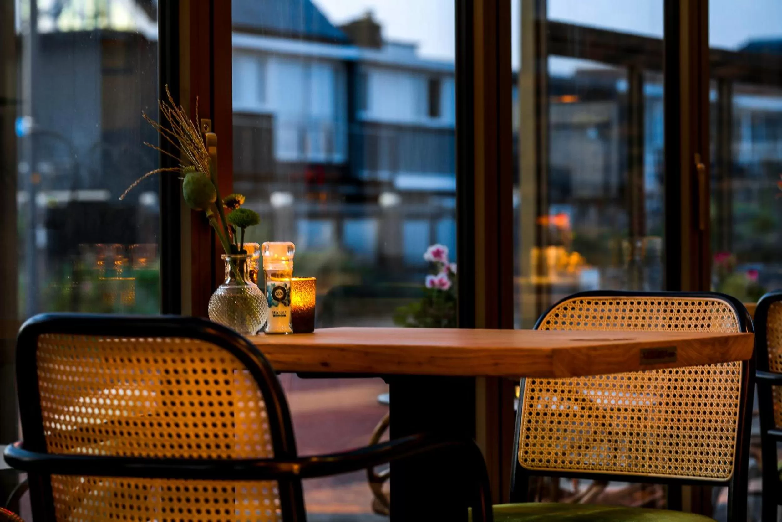 Restaurant/places to eat in Hotel Victoria