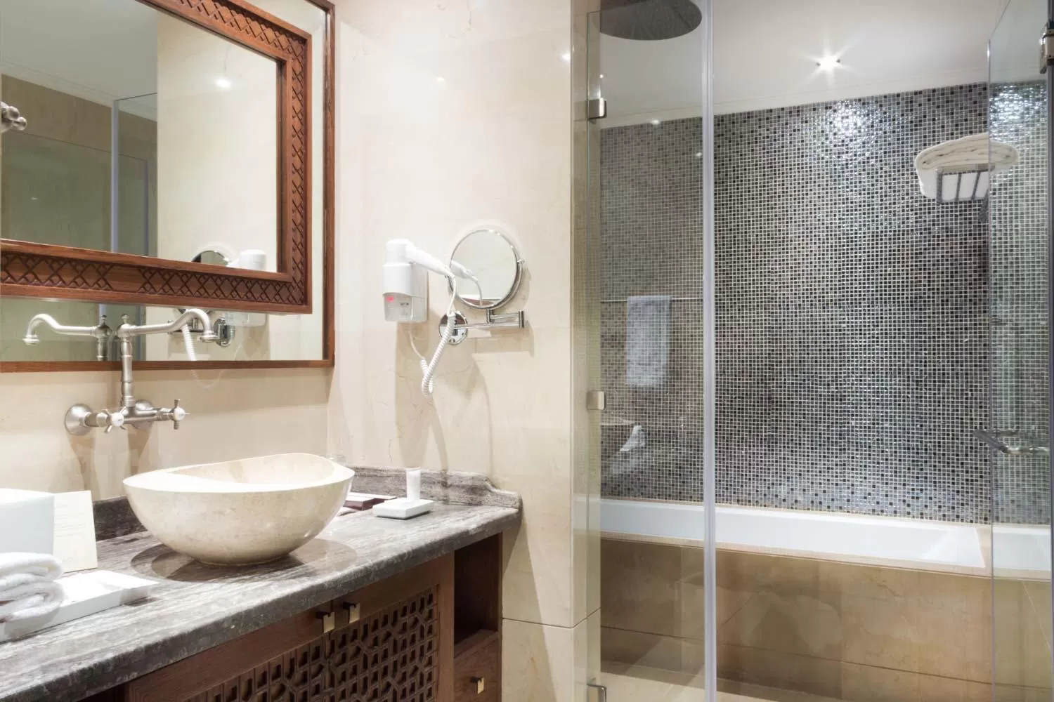 Shower in Souq Waqif Boutique Hotels - Tivoli