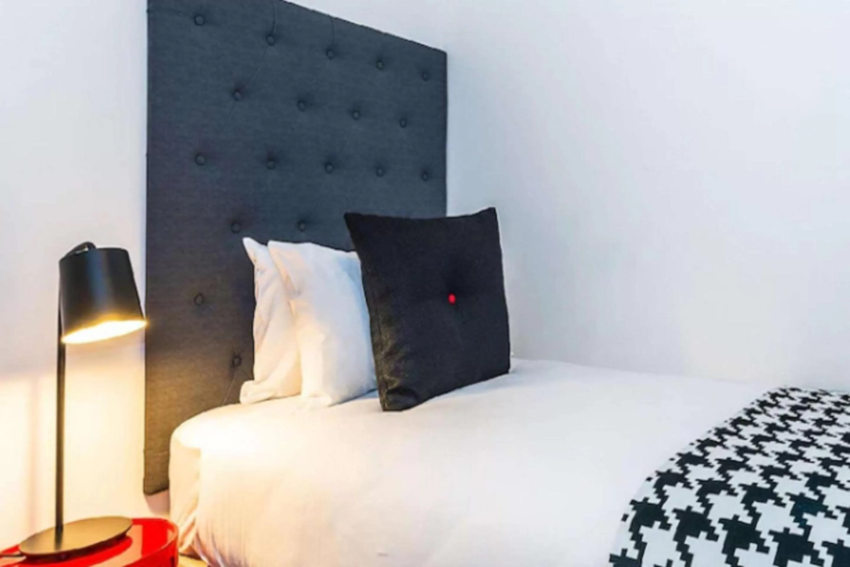 Bedroom, Bed in Quality Apartments Melbourne Central