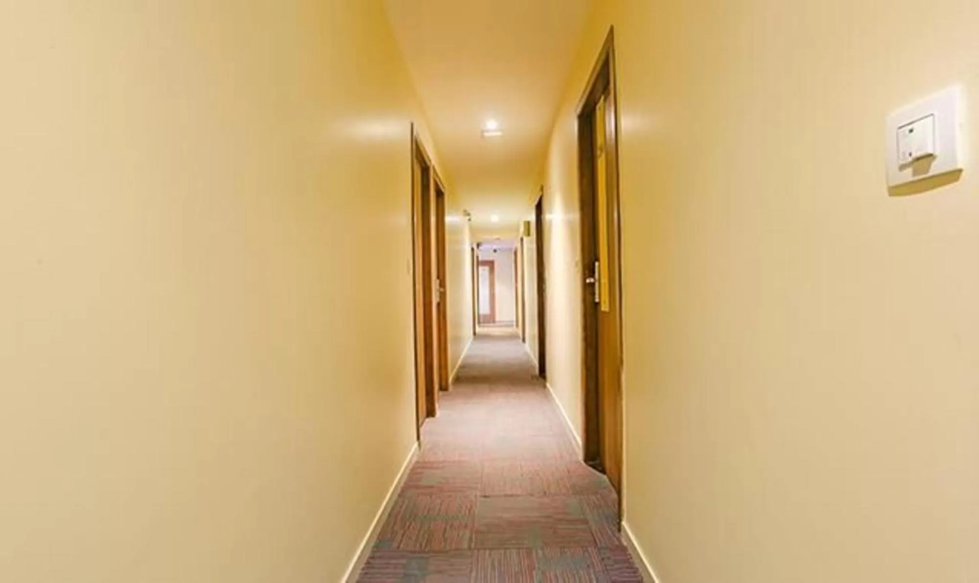 Lobby or reception in FabHotel Royal Mumbai International Airport