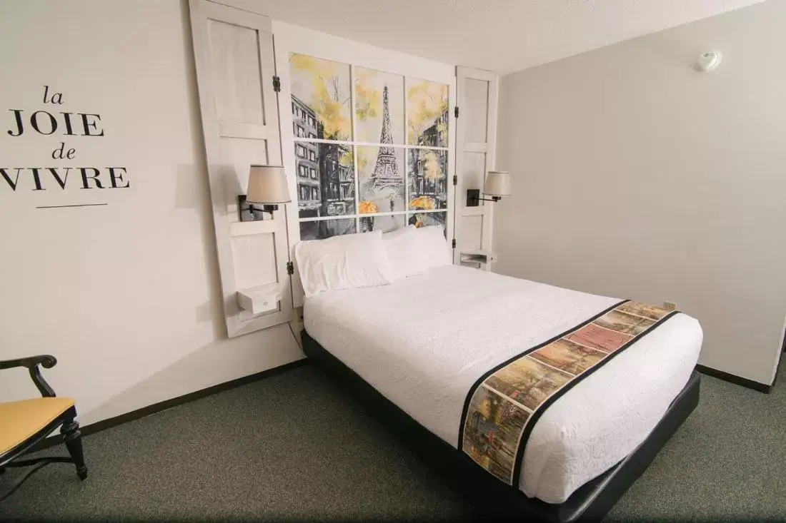 Queen Room in Riverside Inn Queen Room in Riverside Inn