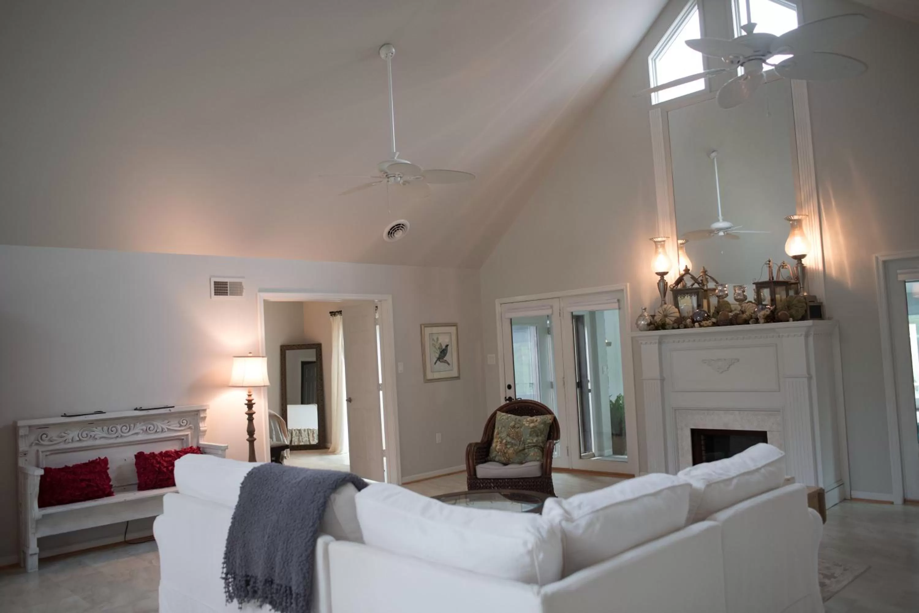 Living room, Bed in The Inn at White Oak
