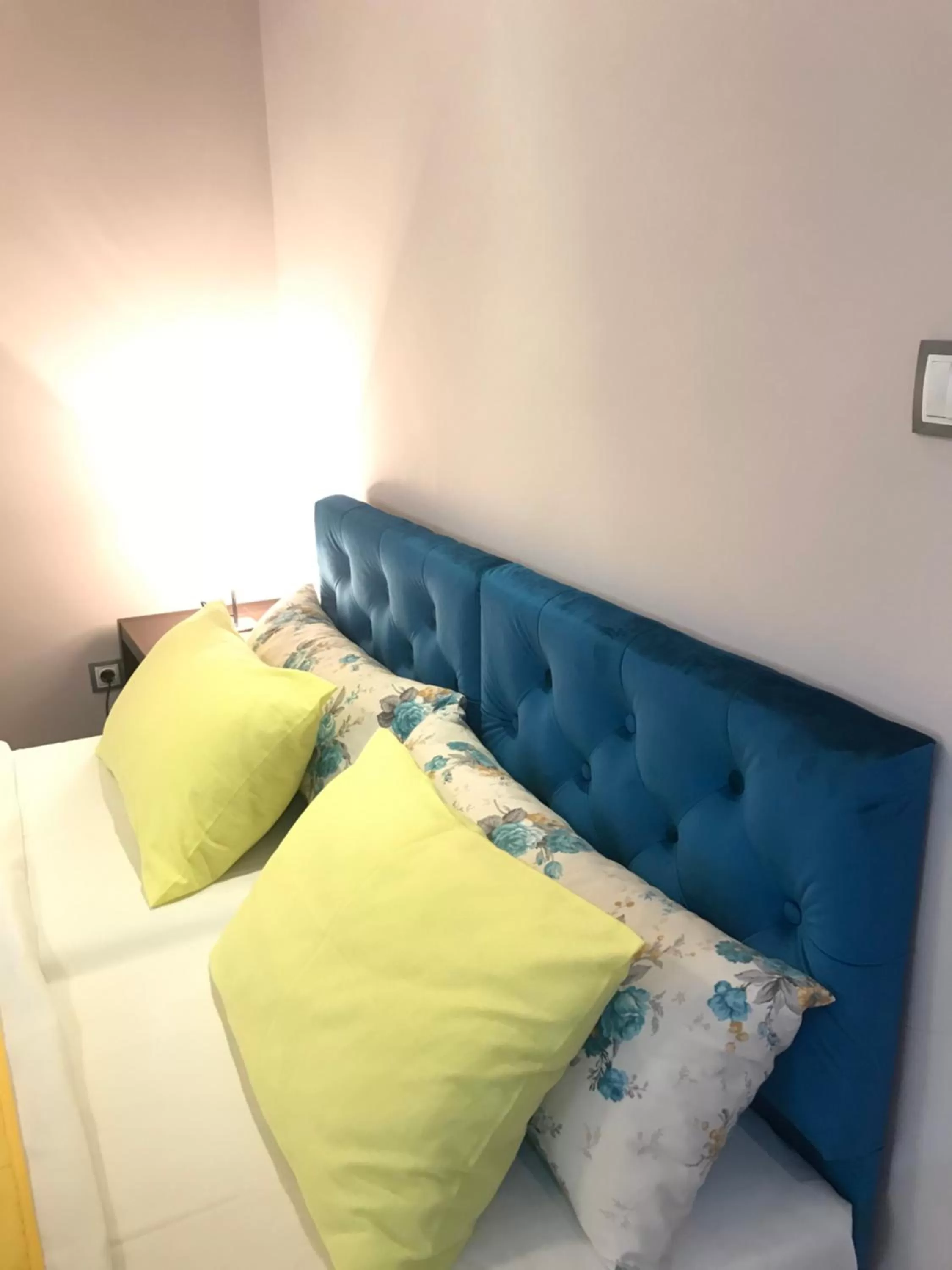 Bed in White Rose Family Guest House