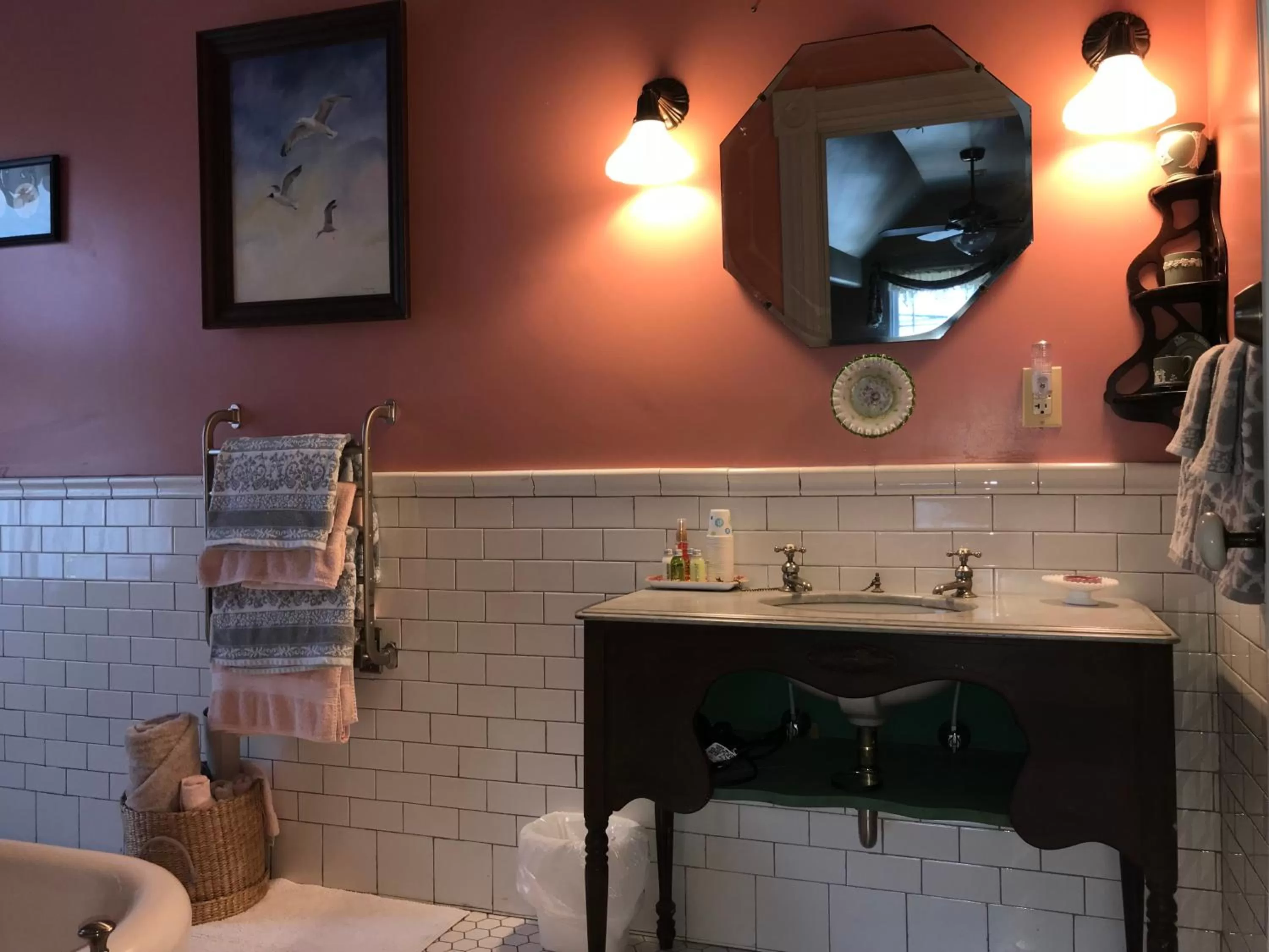 Patio in Hummingbird Inn