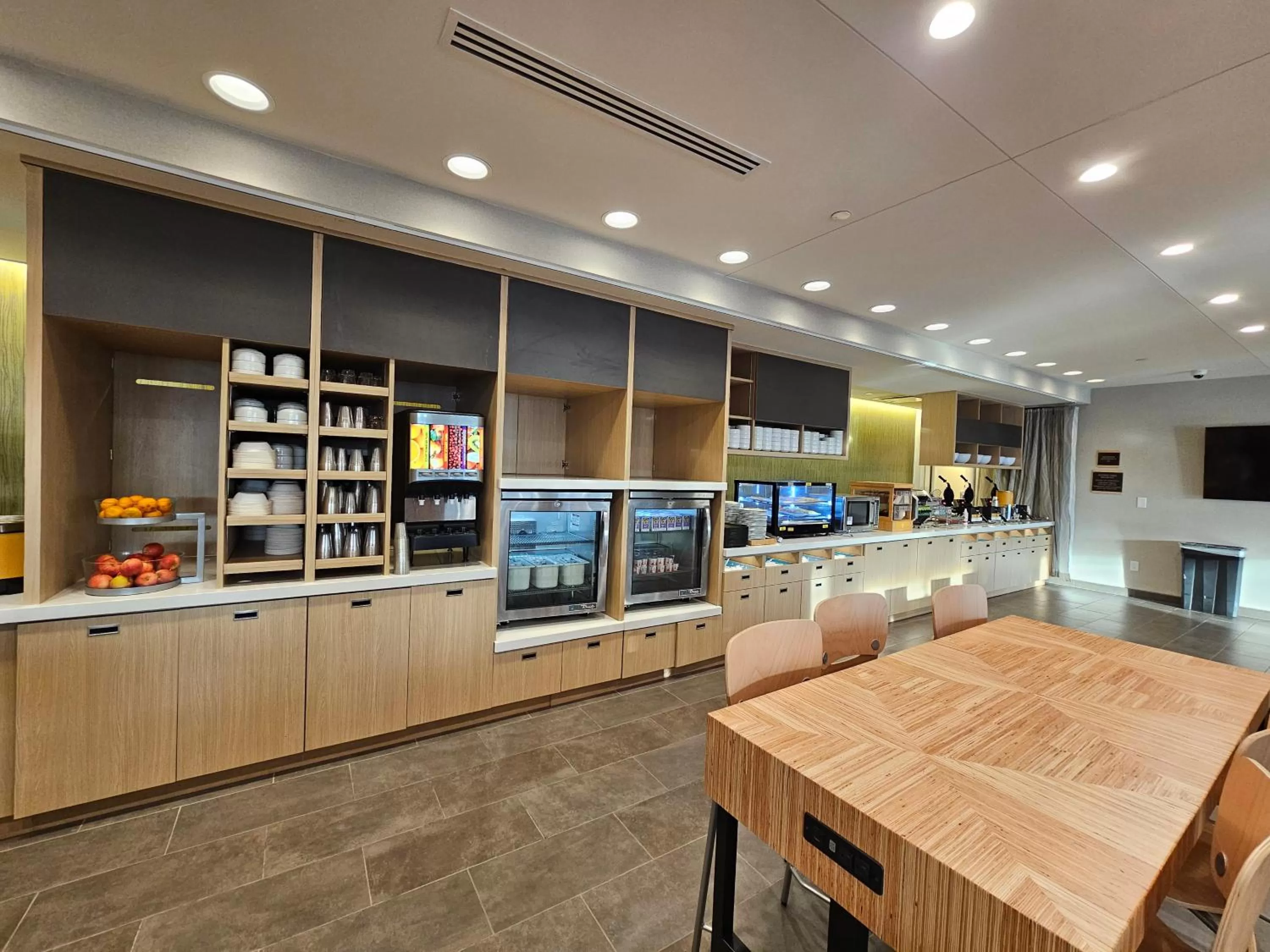 Breakfast in Home2 Suites By Hilton Allentown Bethlehem Airport