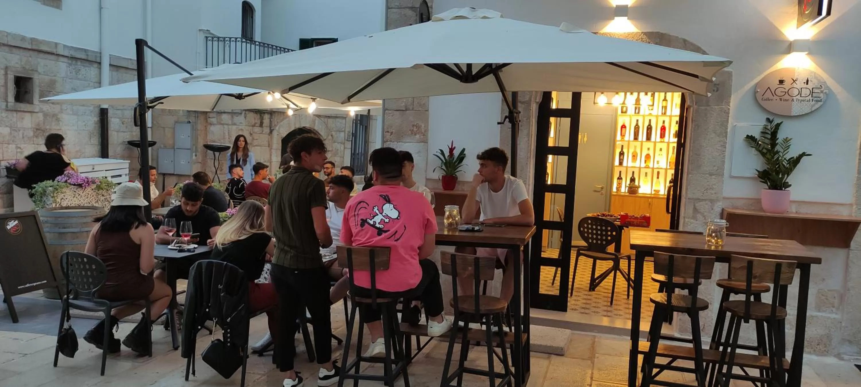 Lounge or bar in Albergo Diffuso Dimora Rossi B&B