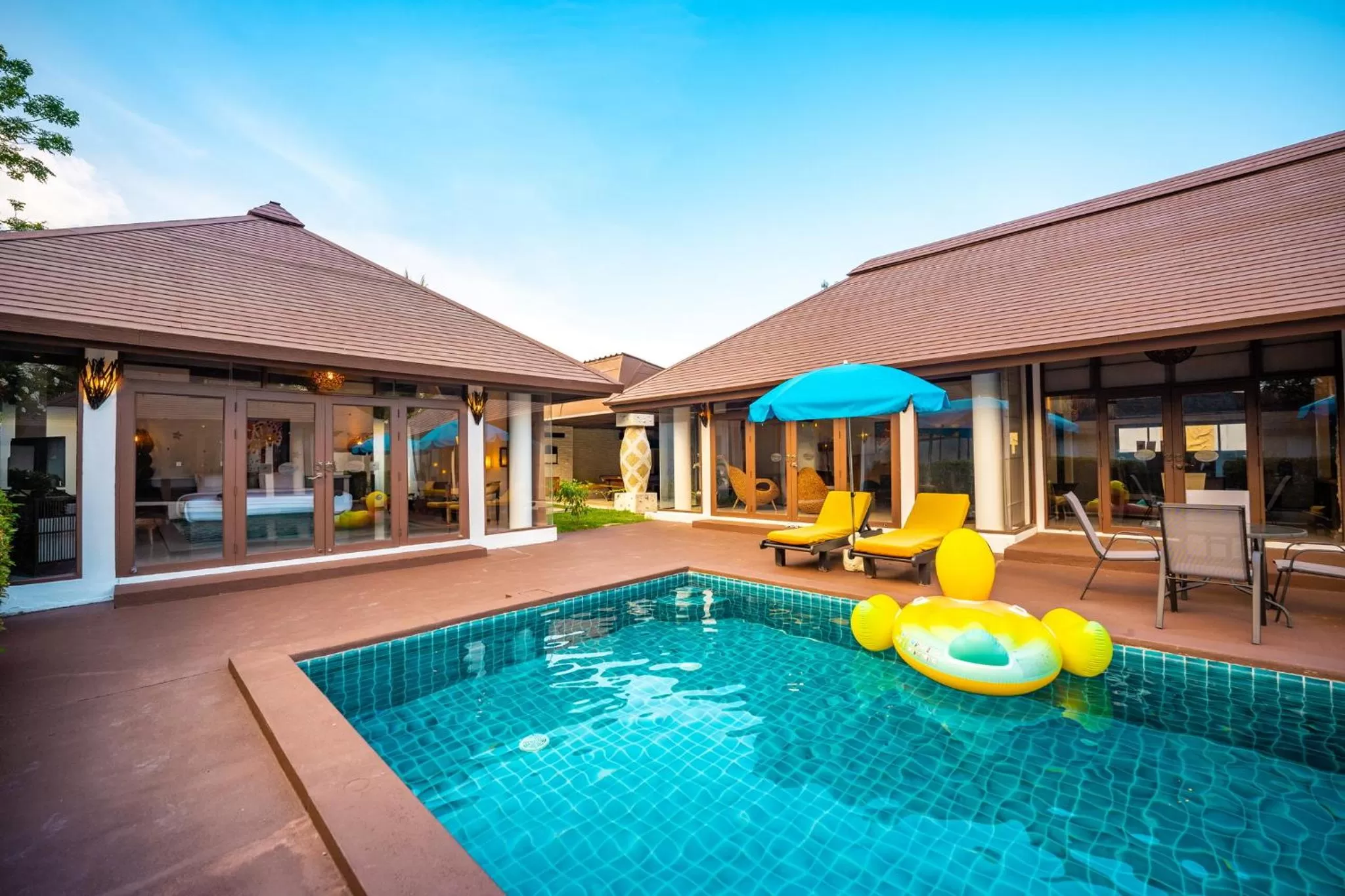 Swimming pool in Dhevan Dara Resort & Spa Hua Hin - Pool Villa
