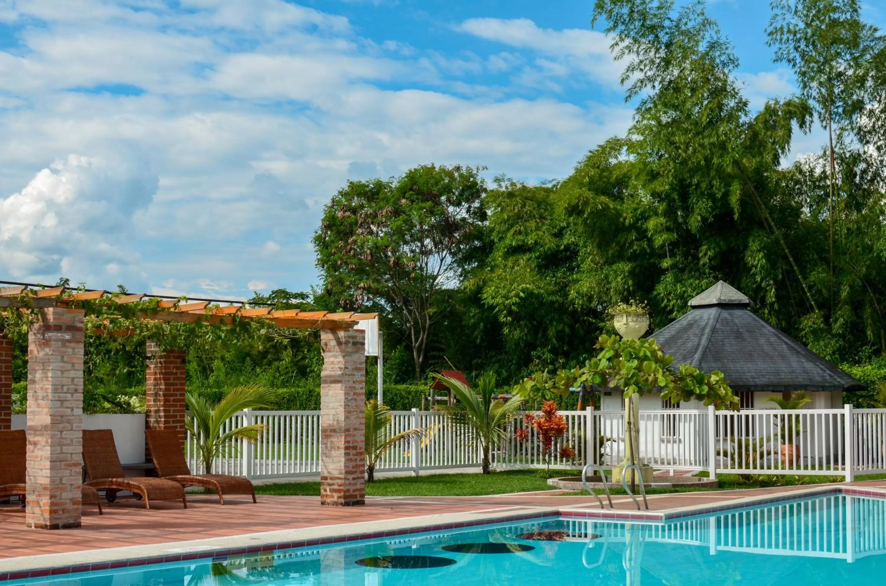 Swimming pool in Hotel Santa Isabel