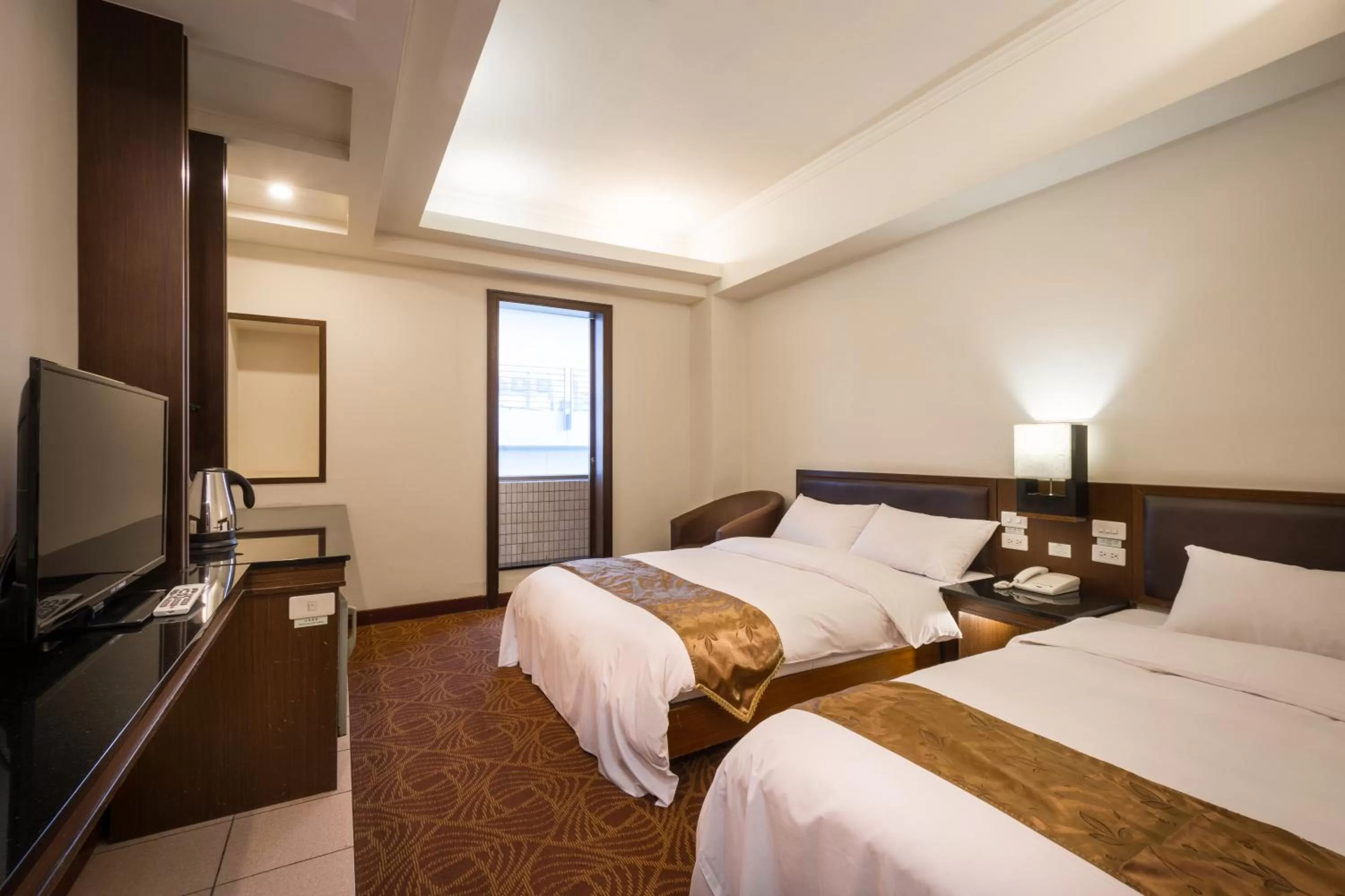 TV and multimedia, Bed in Twinstar Hotel