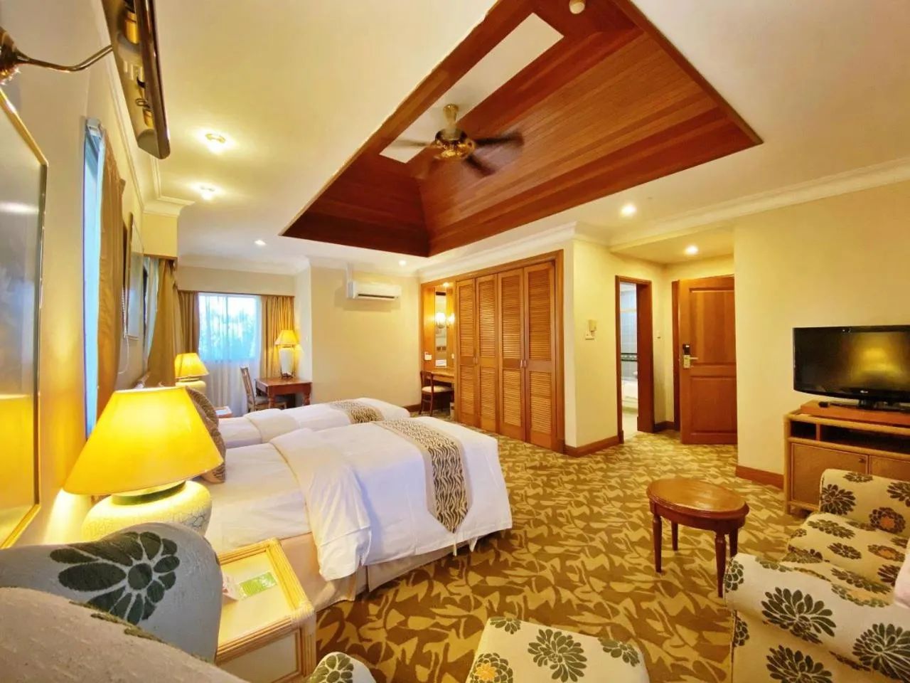 Bedroom, Bed in Tiara Labuan Hotel