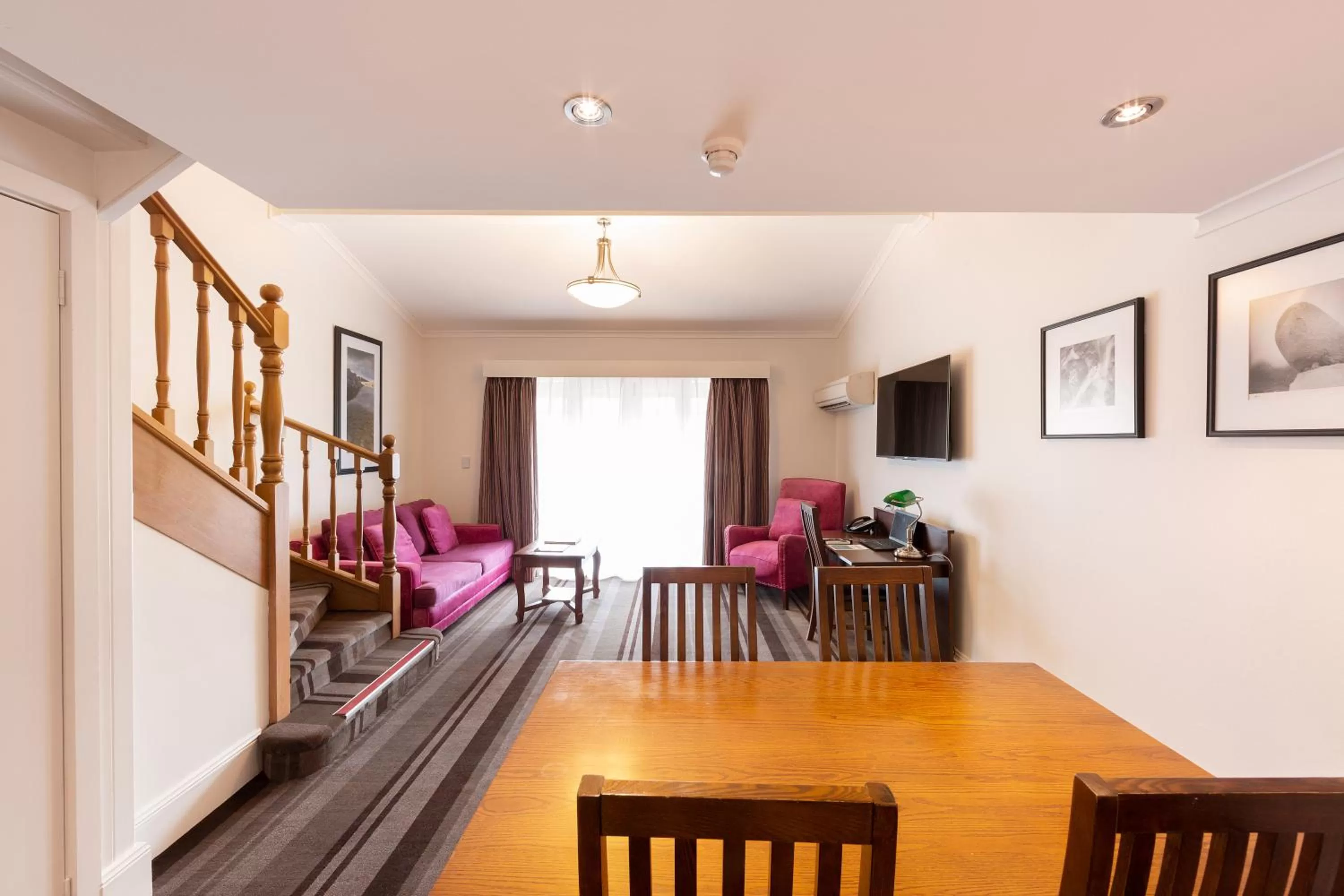 Living room in Mercure Canberra