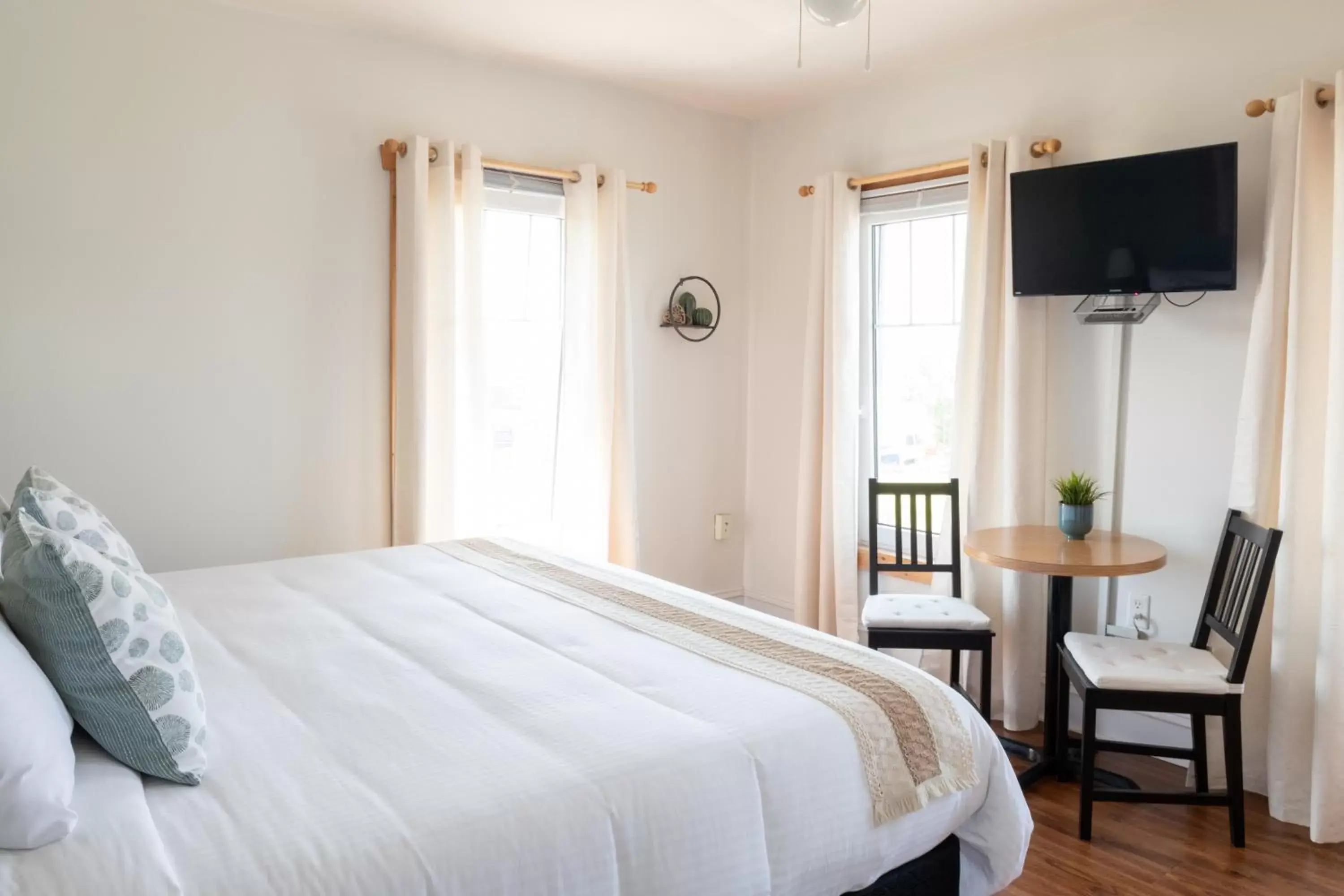 Queen Room with Sea View in Pepperell Place Inn Inc. Queen Room with Sea View in Pepperell Place Inn Inc.