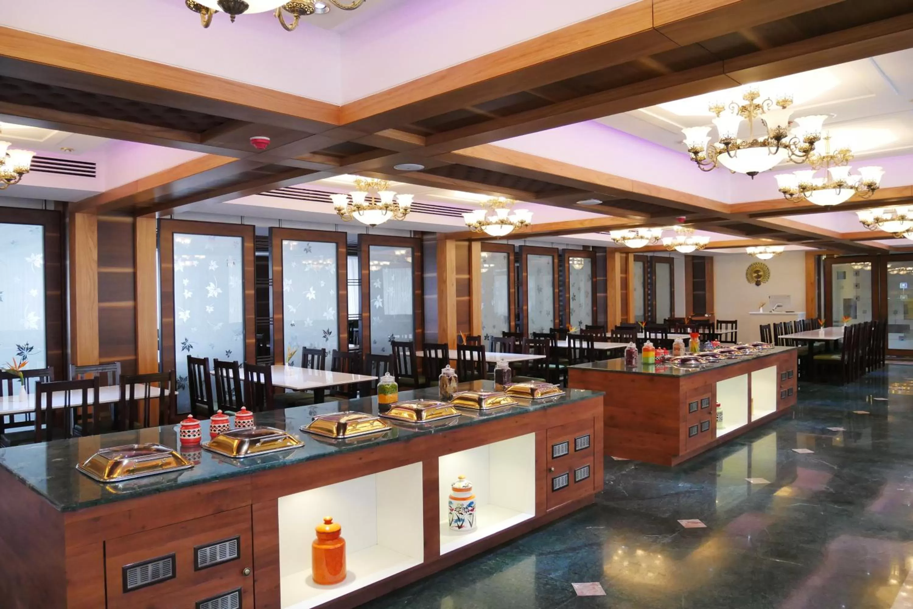 Restaurant/places to eat in Hotel Hills