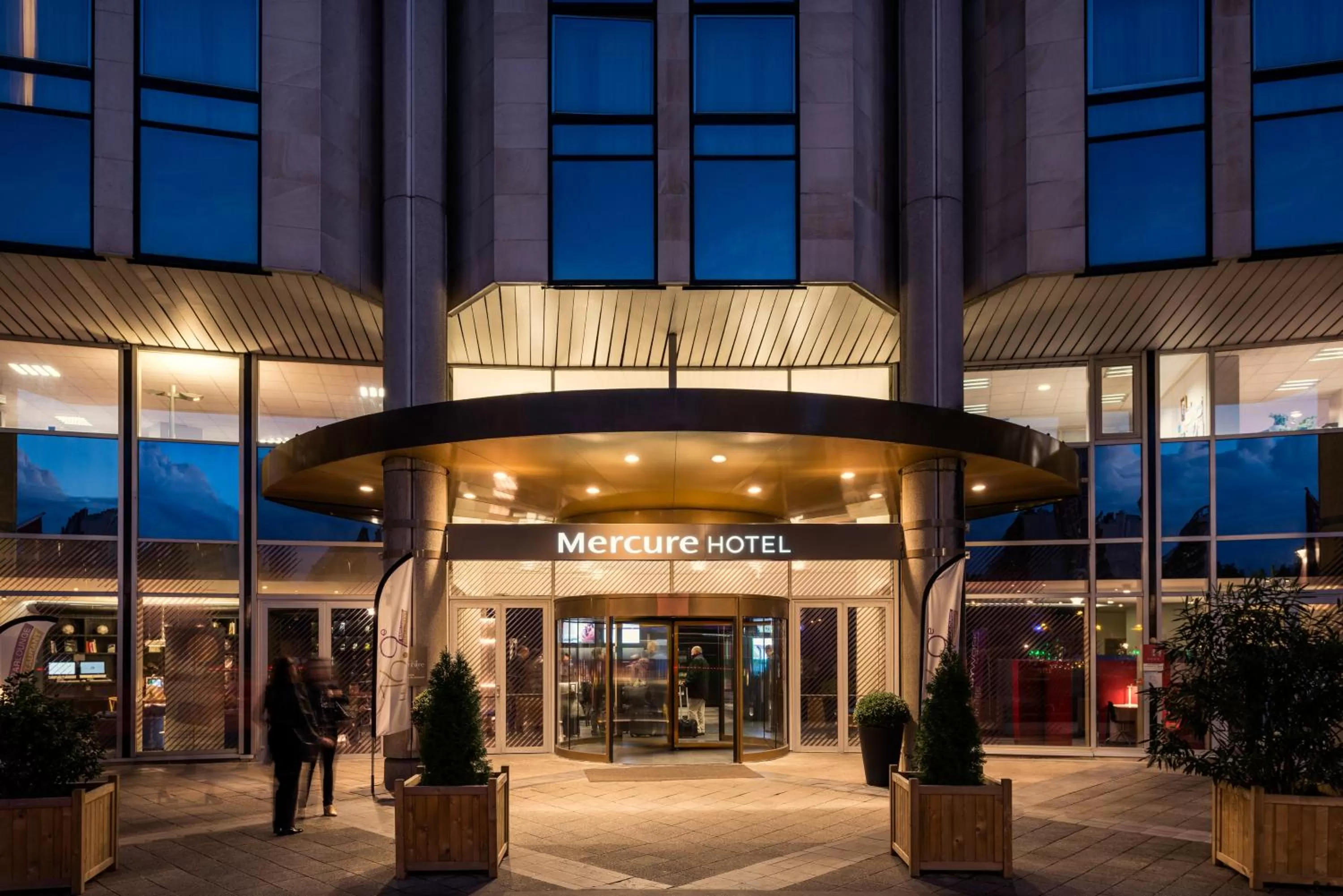 Facade/entrance in Mercure Paris Boulogne