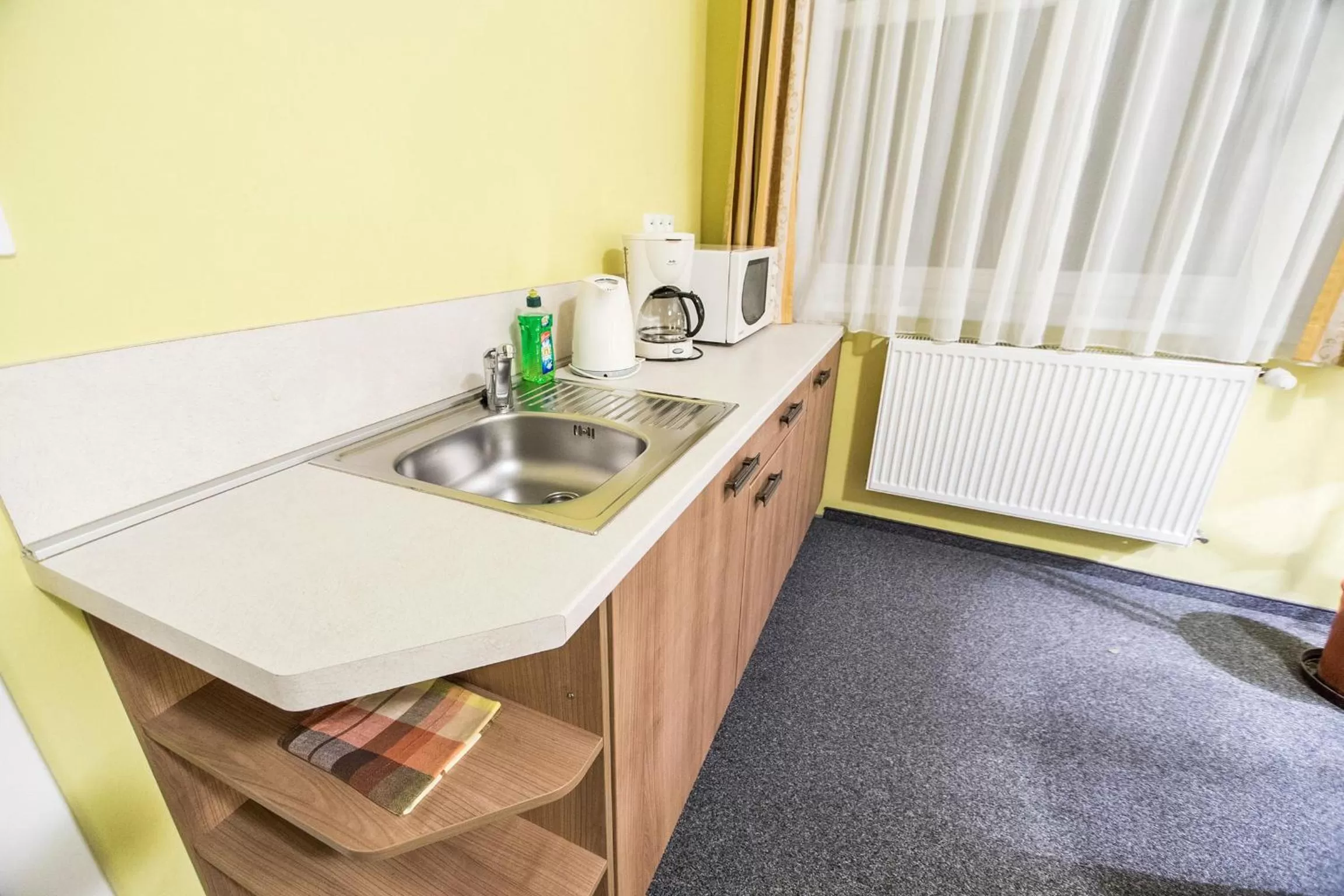 Coffee/tea facilities, Kitchen/Kitchenette in Apartma La Provence