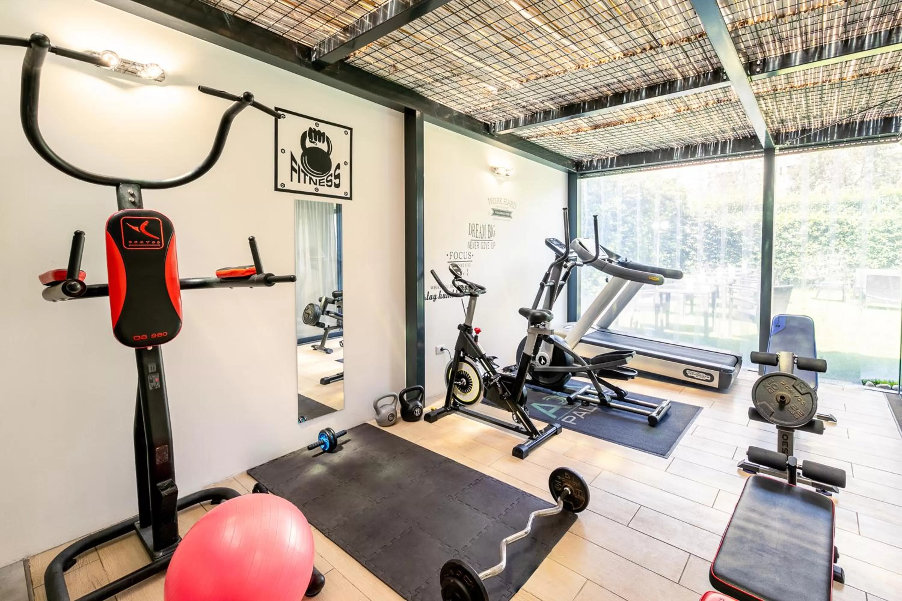 Fitness centre/facilities in Acca Palace AA Hotels
