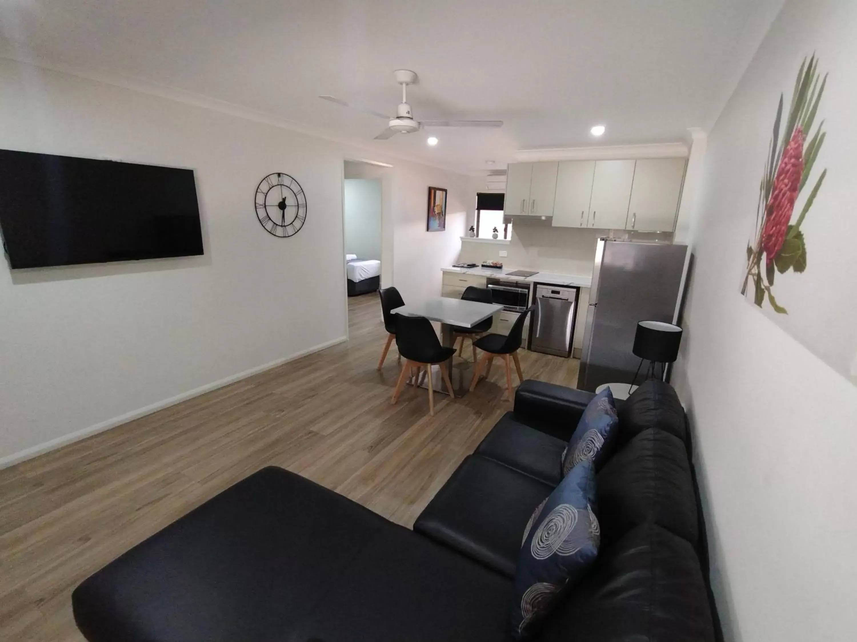 Two-Bedroom Apartment in Cascade Motel In Townsville Two-Bedroom Apartment in Cascade Motel In Townsville