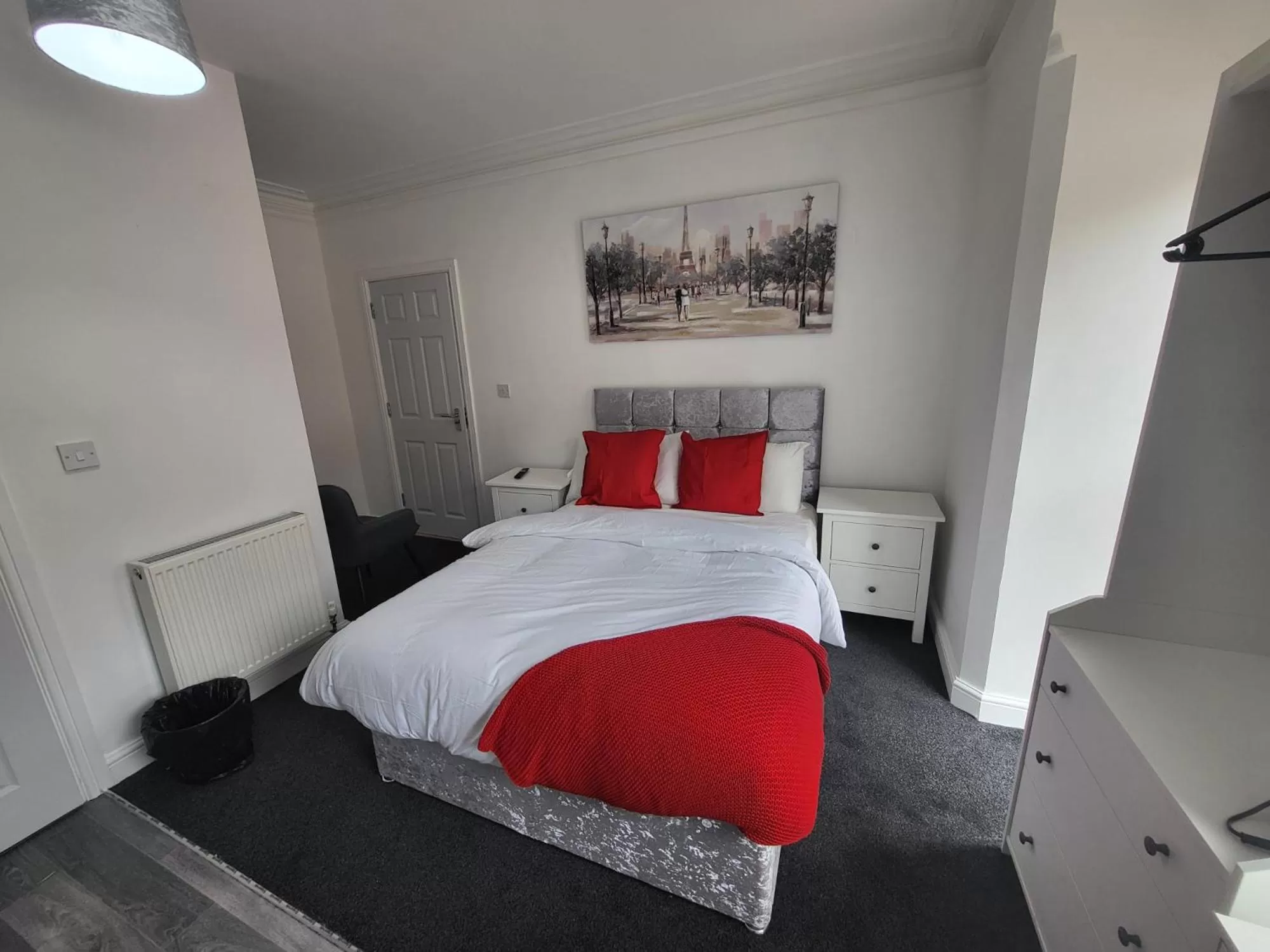 Bed in The Fishpond - Premier Nottingham Studios