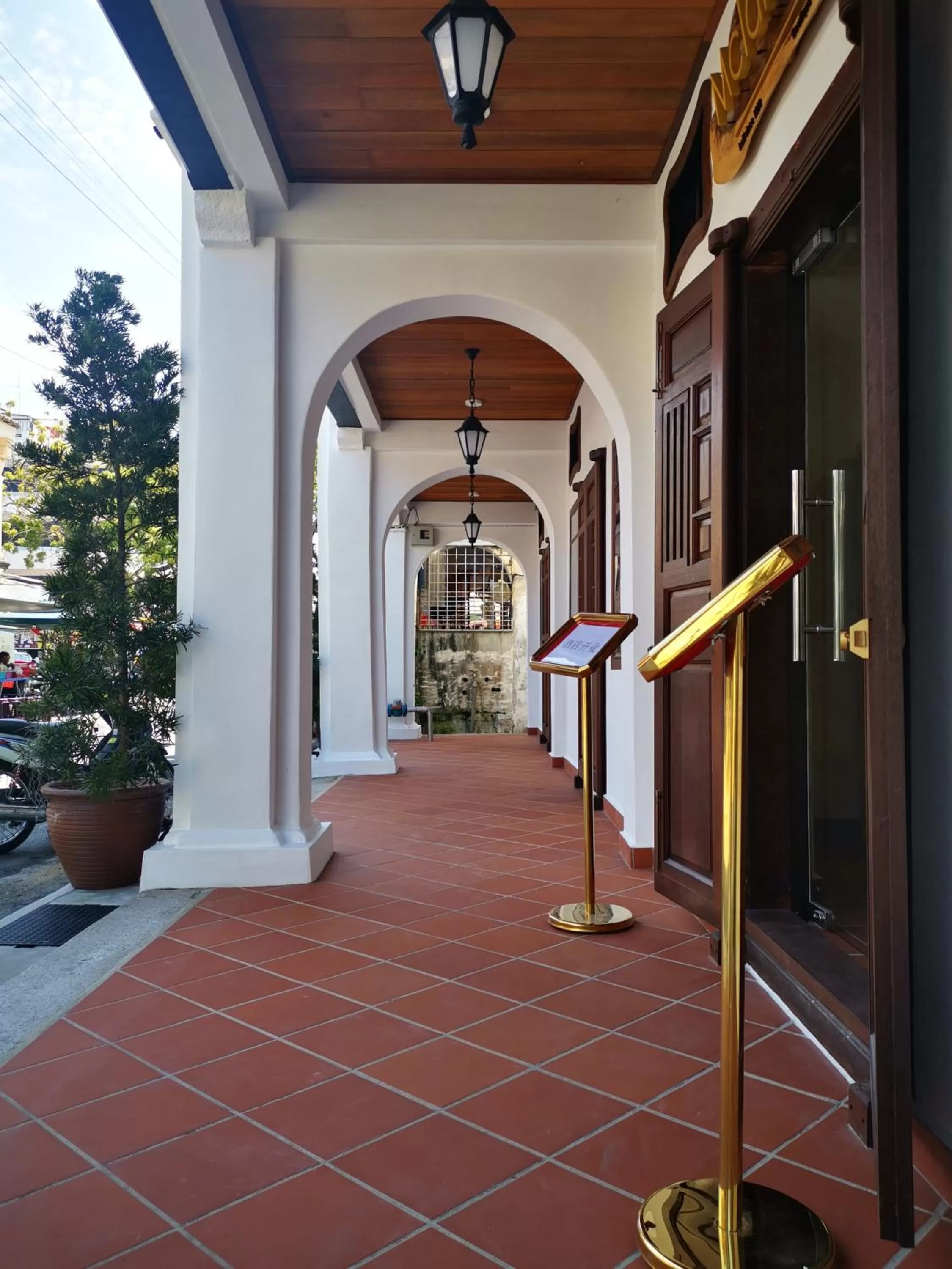 Facade/entrance in Mclane Boutique Hotel