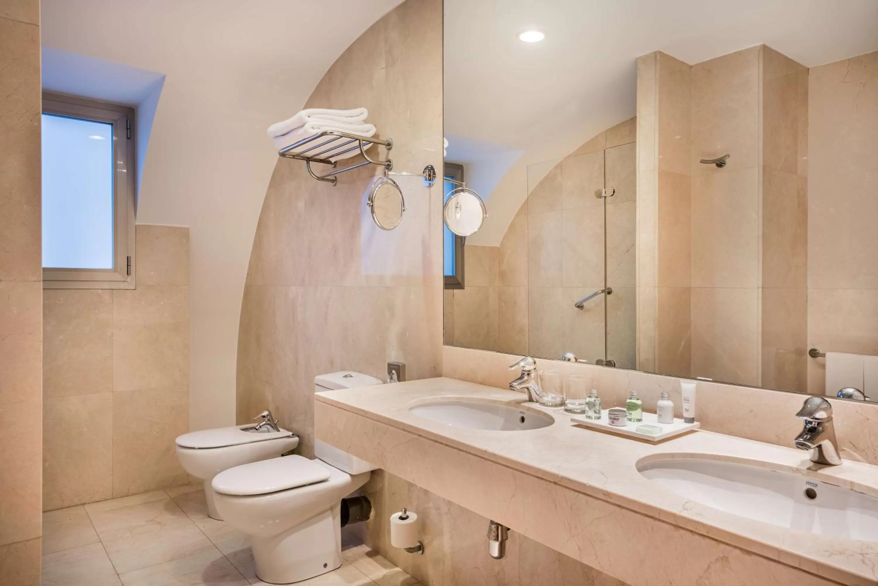 Bathroom in NH Zamora Palacio del Duero