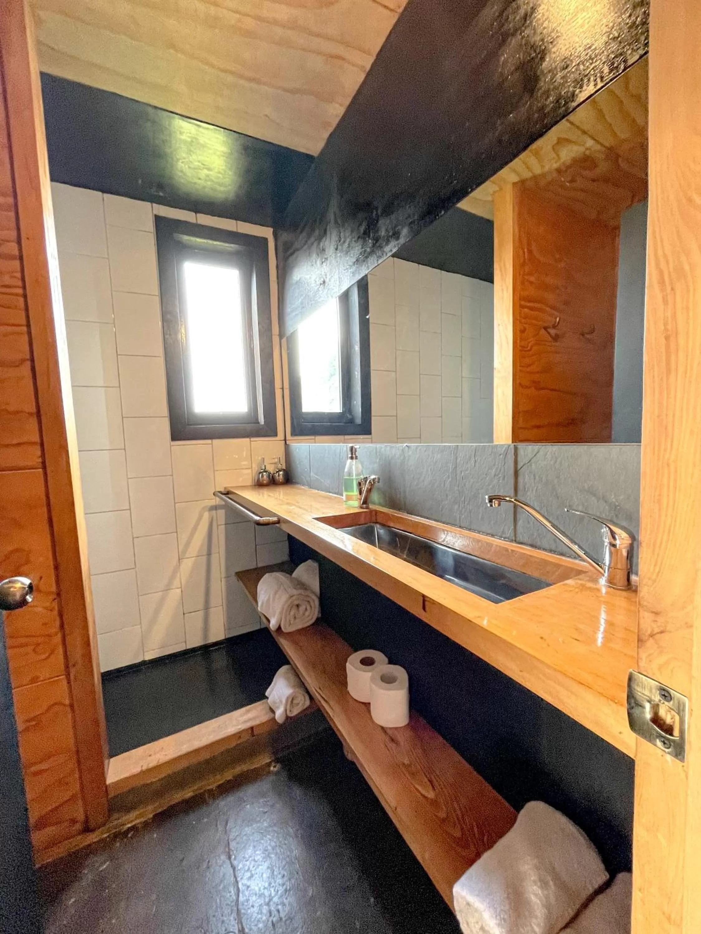 Bathroom in El Coo Lodge