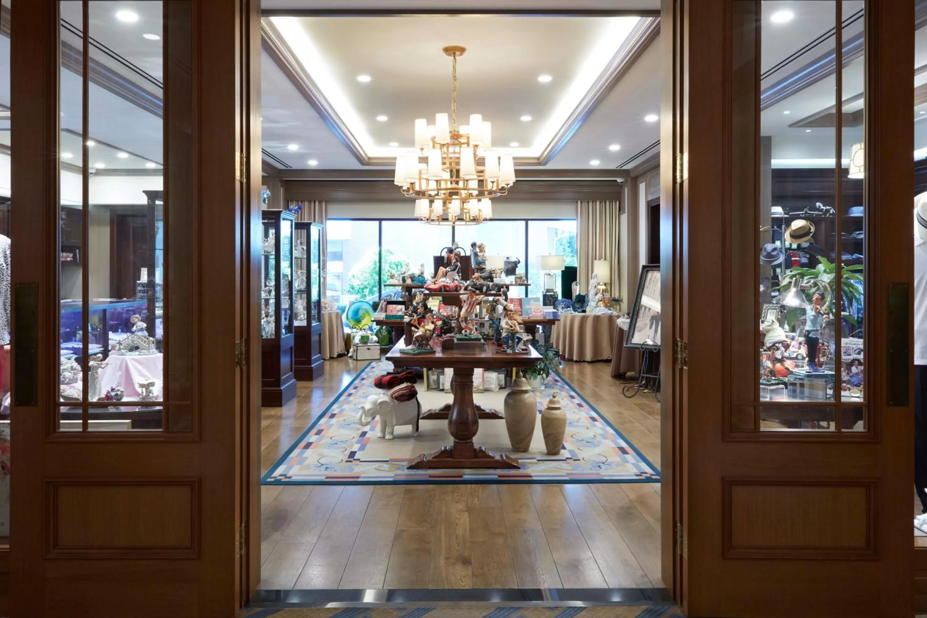 Shopping Area in Little America Hotel Salt Lake City