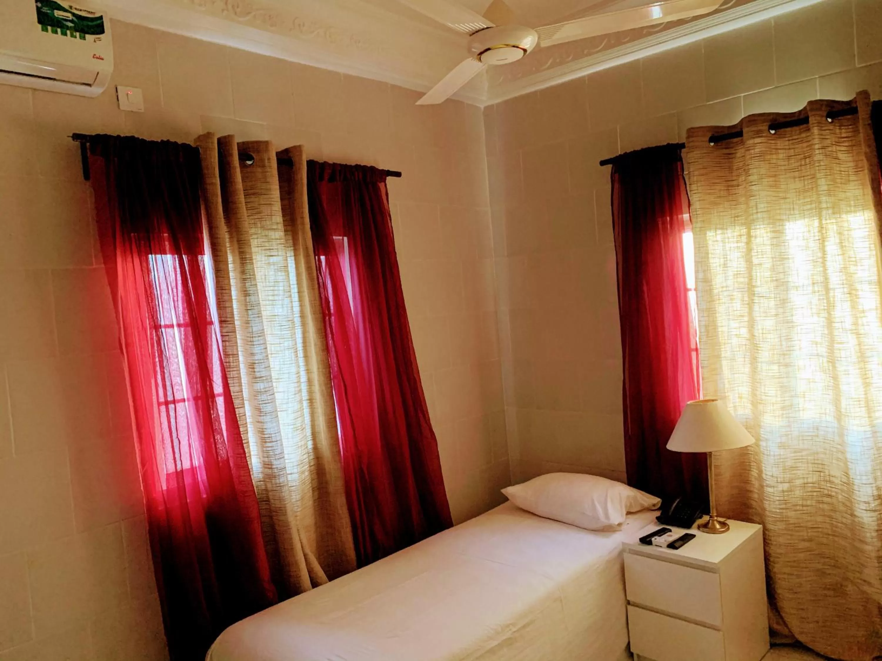 Bed in Woodpecker Resort Hotel